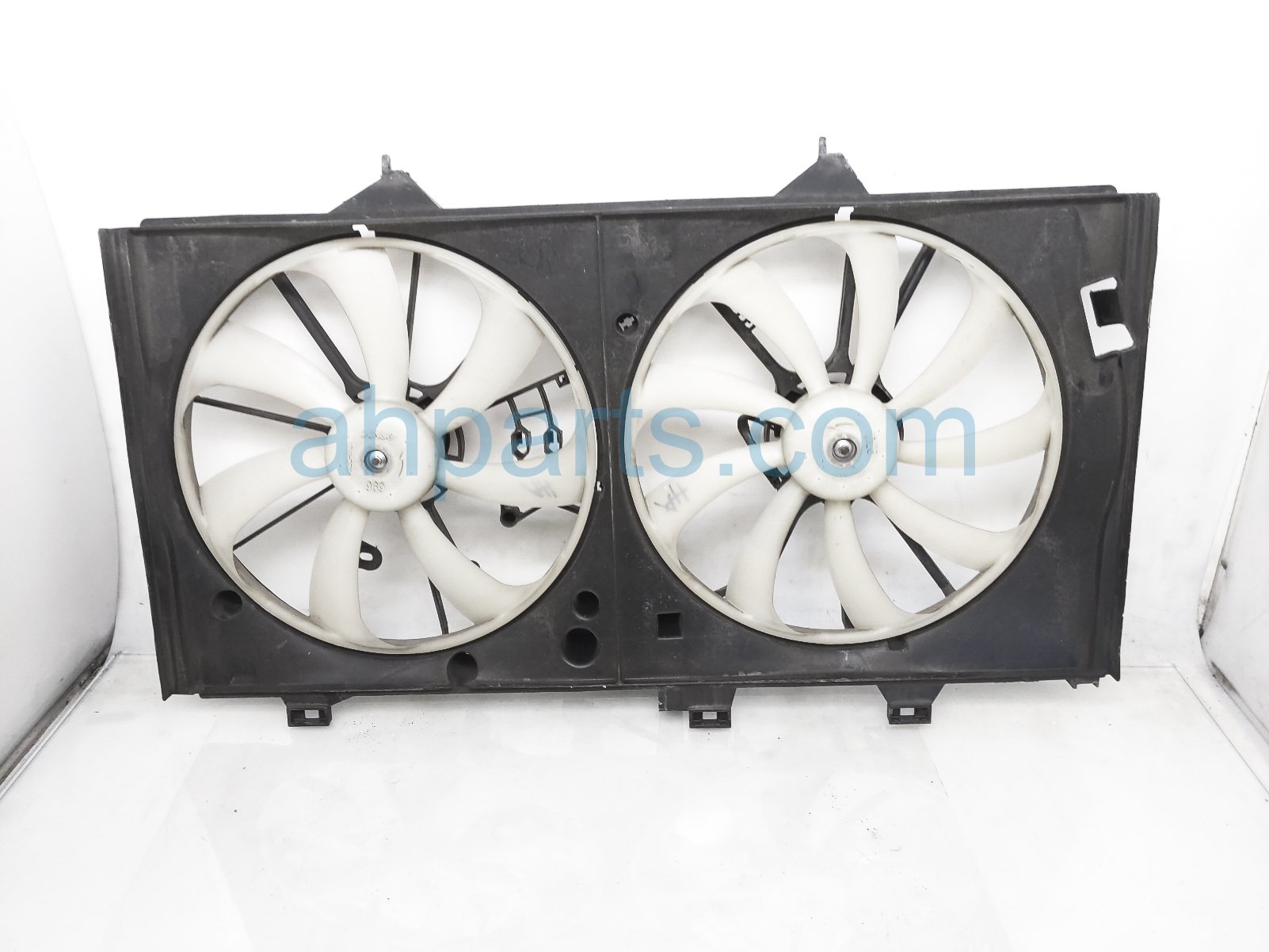 $125 Toyota RADIATOR FAN ASSEMBLY - NIQ $125 Toyota RADIATOR FAN ASSEMBLY - NIQ