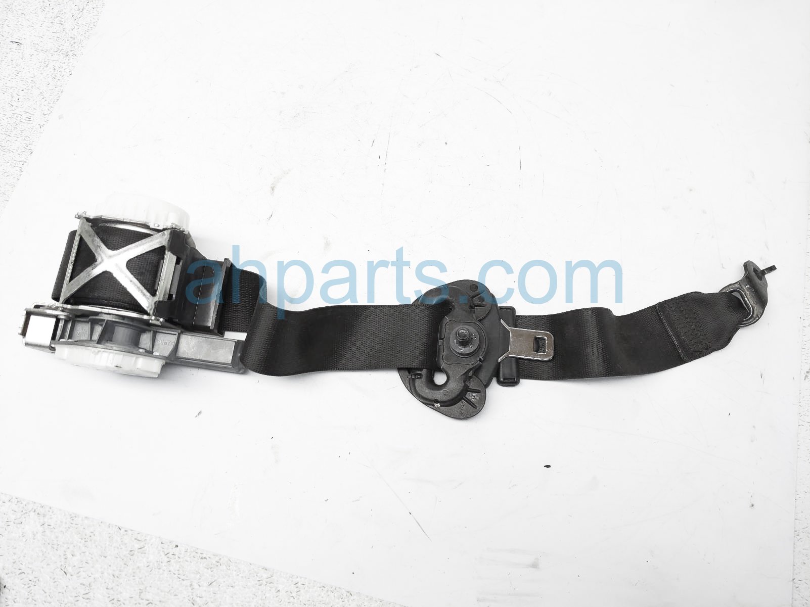 $70 BMW FR/RH SEAT BELT - BLACK $70 BMW FR/RH SEAT BELT - BLACK