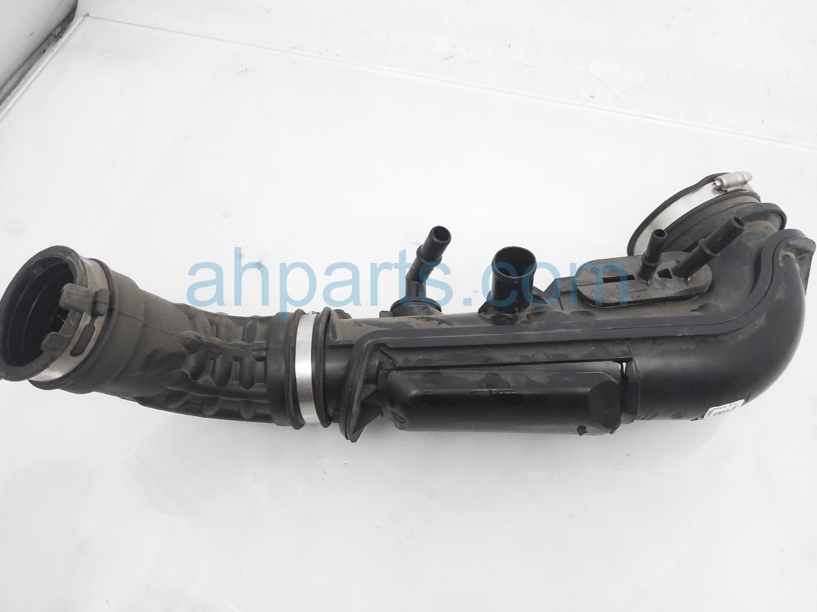 Sold 2020 Ford Explorer Air Intake Inlet Hose Assy - 2.3l L1M3-9F805-AC,