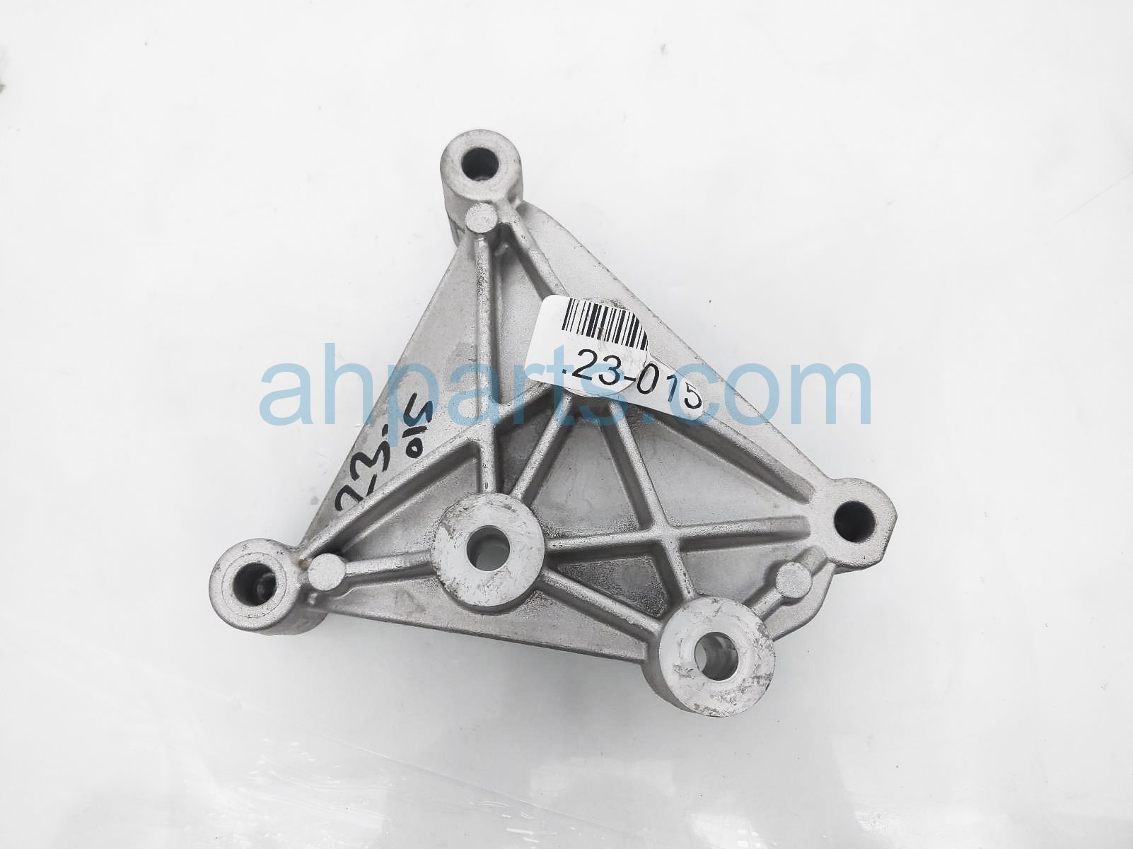 $20 Ford TRANSMISSION MOUNT BRACKET - 2.3L $20 Ford TRANSMISSION MOUNT BRACKET - 2.3L