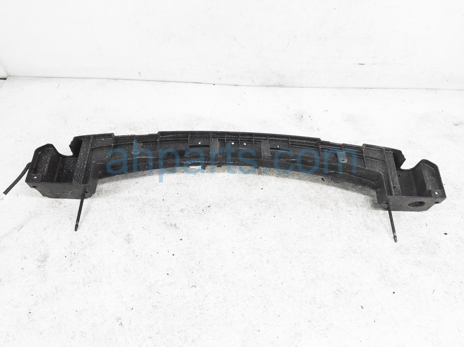 $175 Kia REAR BUMPER REINFORCEMENT BAR $175 Kia REAR BUMPER REINFORCEMENT BAR