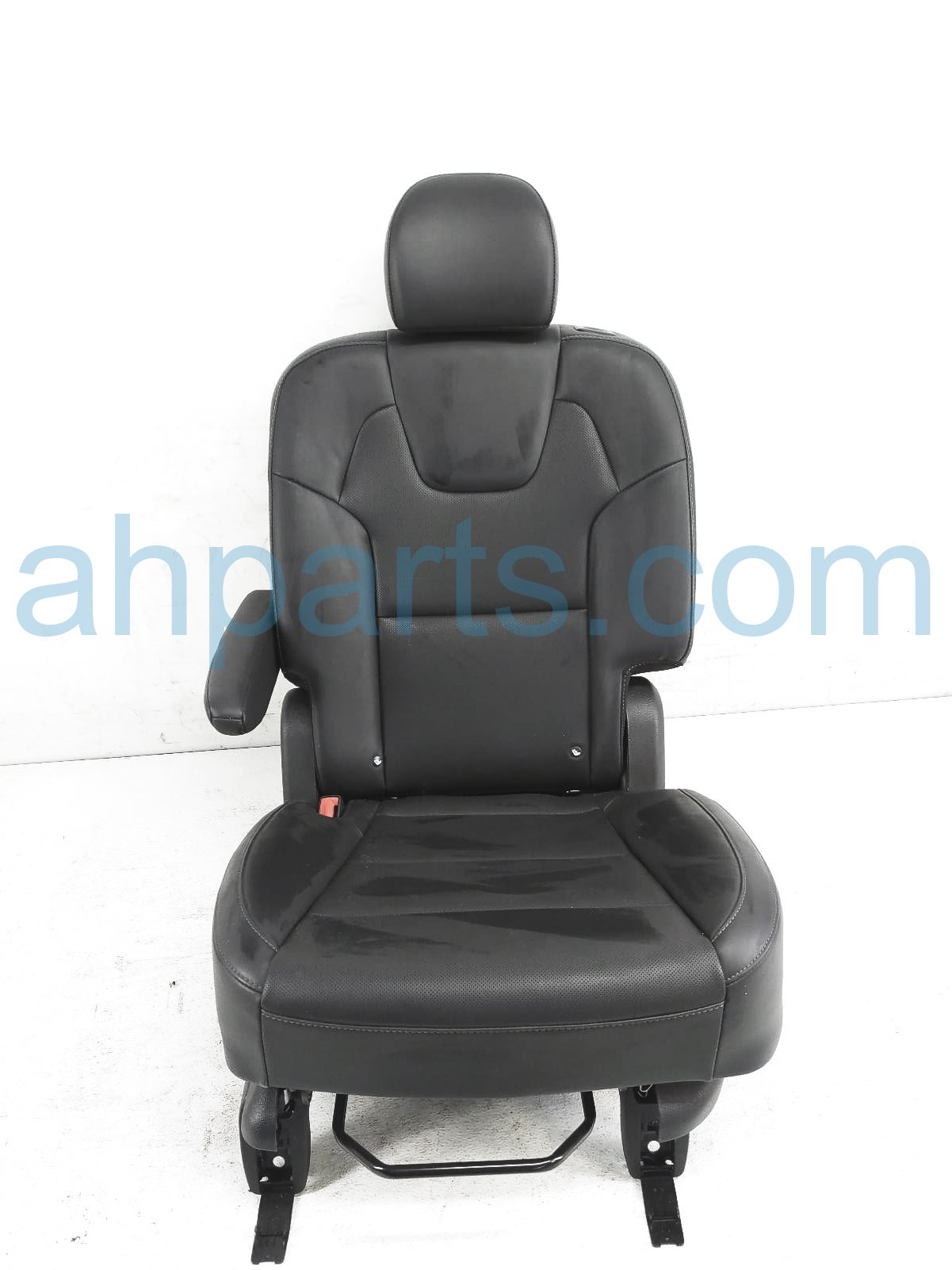 $195 Kia 2ND ROW LH SEAT - BLACK - S CAPTAINS $195 Kia 2ND ROW LH SEAT - BLACK - S CAPTAINS