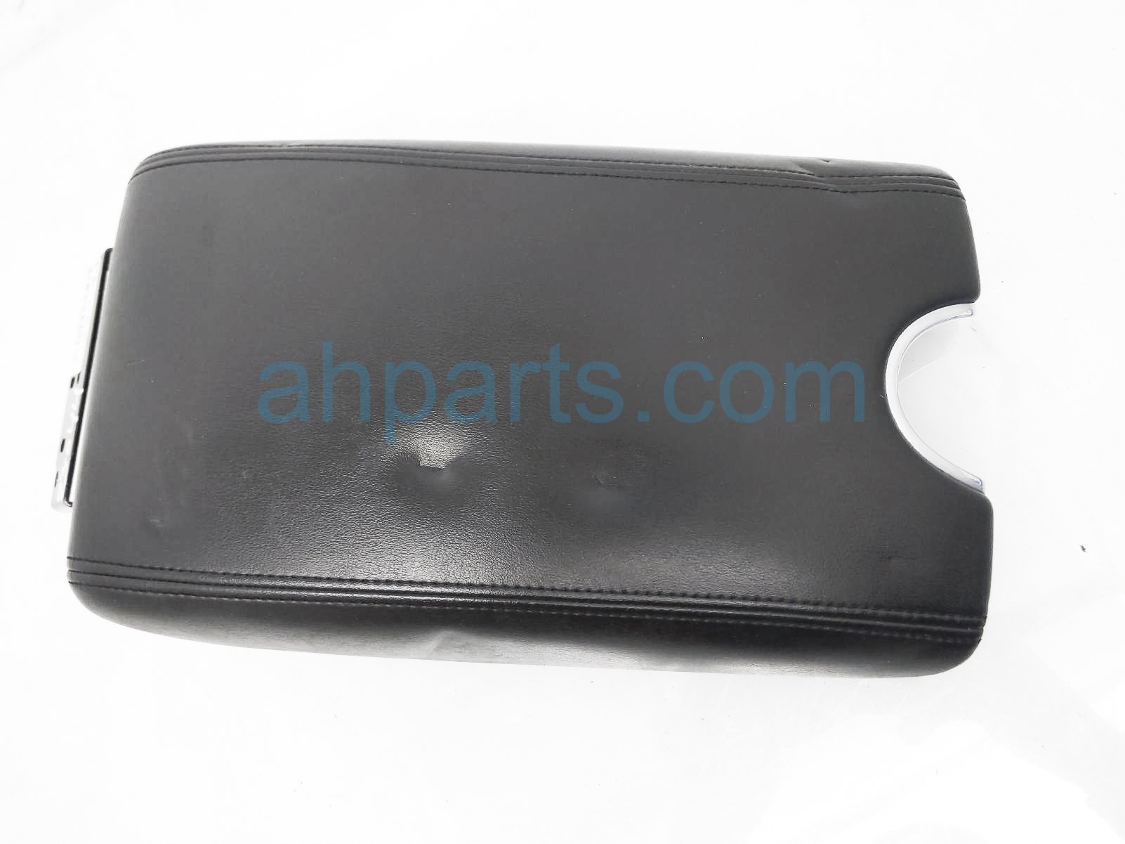 $30 Infiniti CENTER CONSOLE LID - BLACK - NOTES $30 Infiniti CENTER CONSOLE LID - BLACK - NOTES