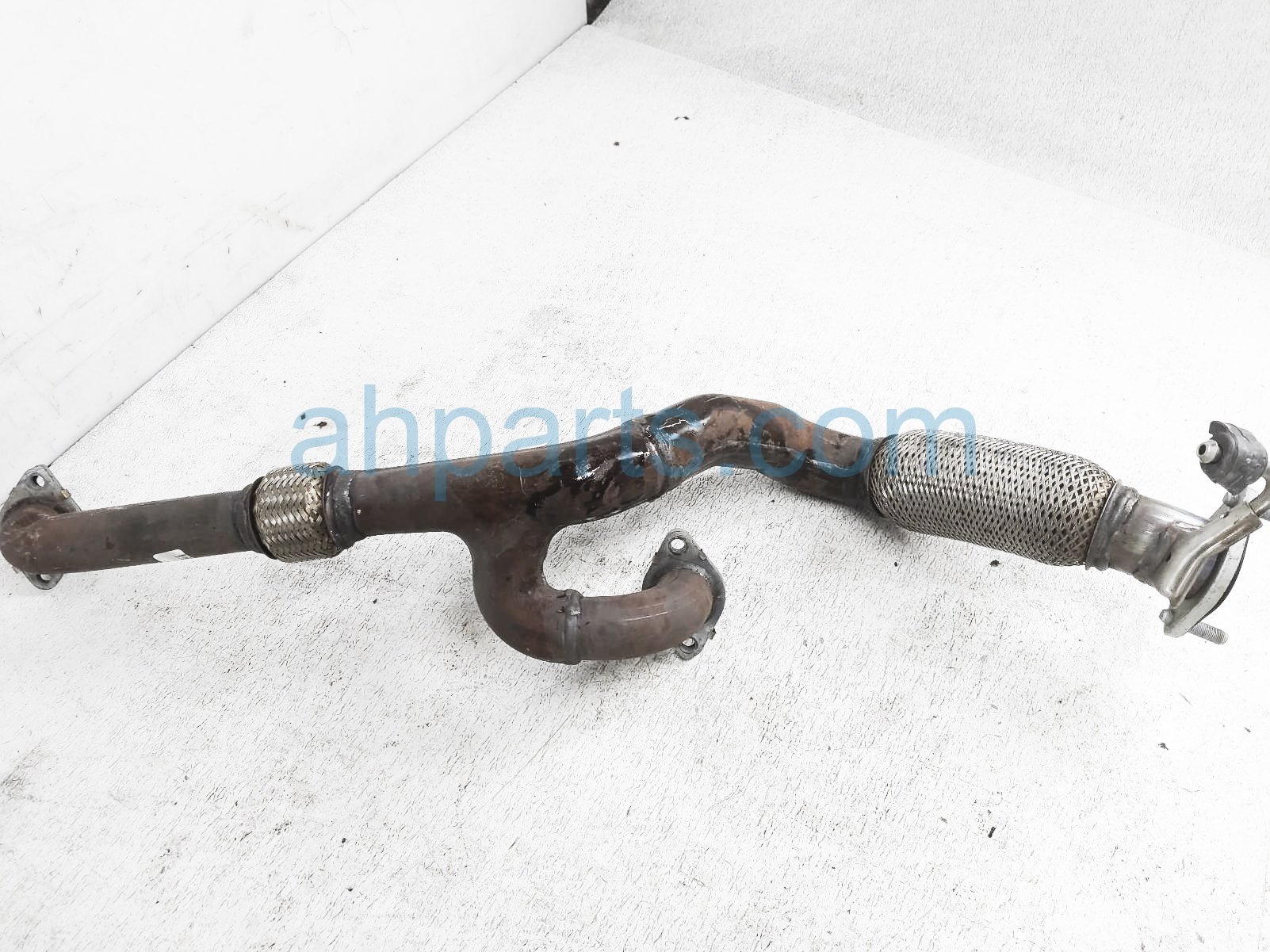 $209 Kia FRONT EXHAUST PIPE ASSY - 3.8L $209 Kia FRONT EXHAUST PIPE ASSY - 3.8L