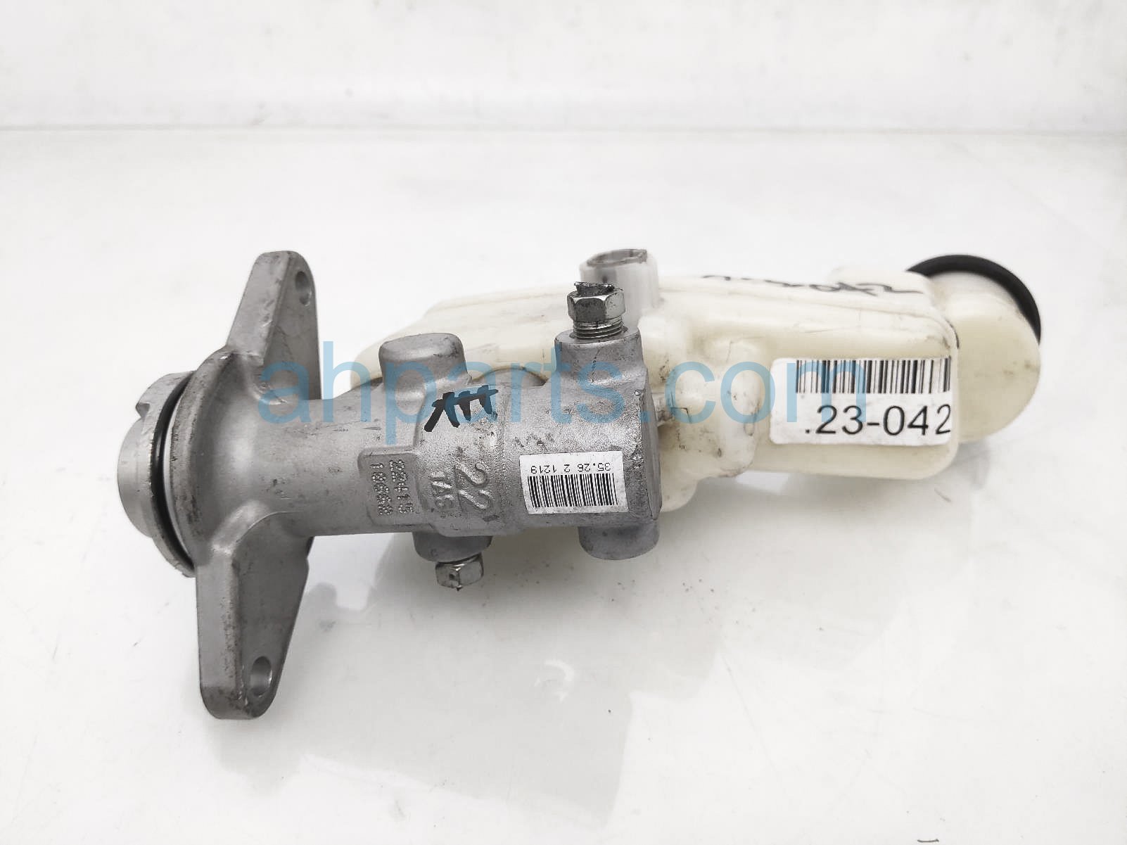 $40 Toyota BRAKE MASTER CYLINDER $40 Toyota BRAKE MASTER CYLINDER