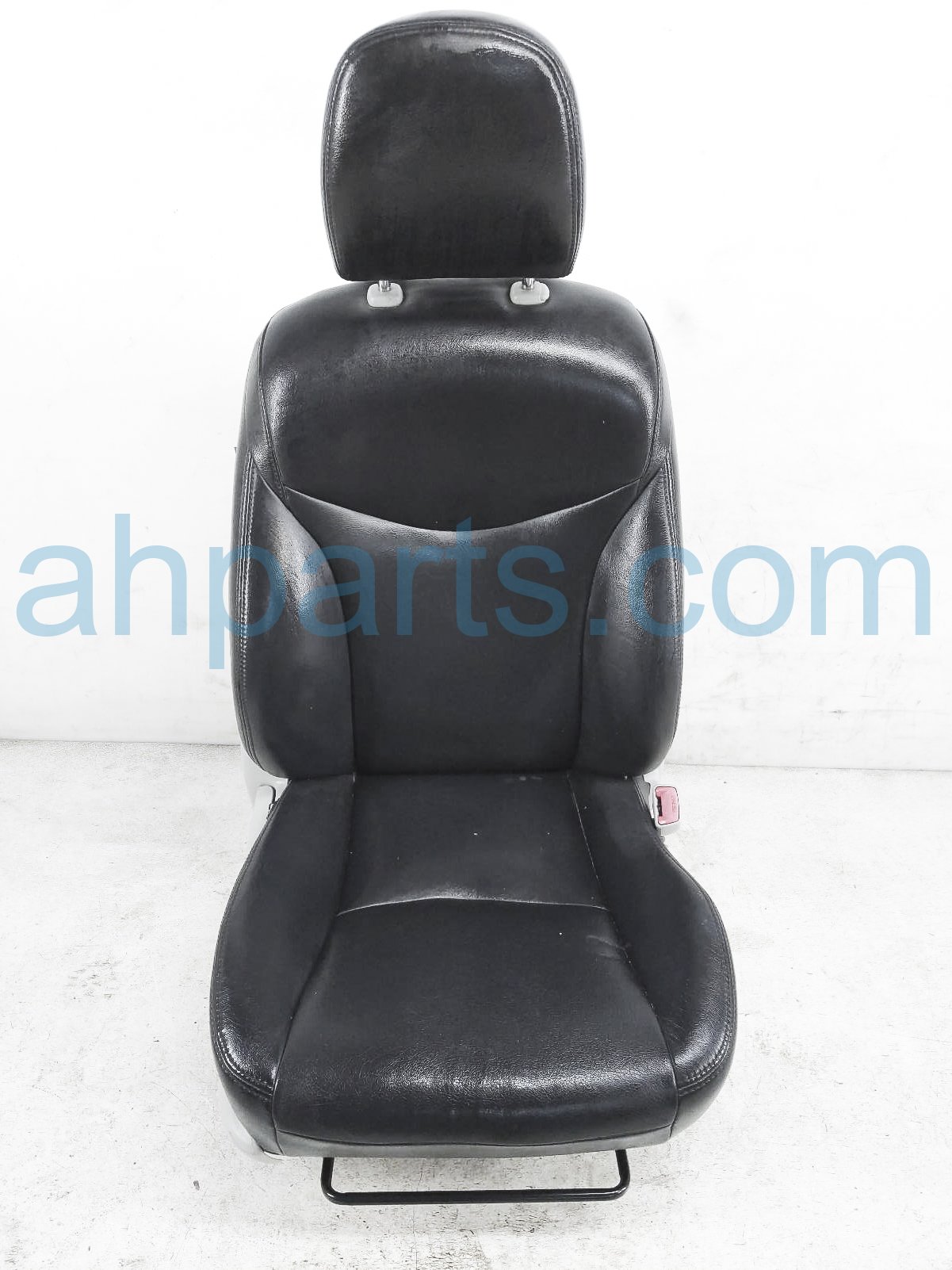 $200 Toyota FR/RH SEAT - BLACK - W/ AIRBAG* $200 Toyota FR/RH SEAT - BLACK - W/ AIRBAG*