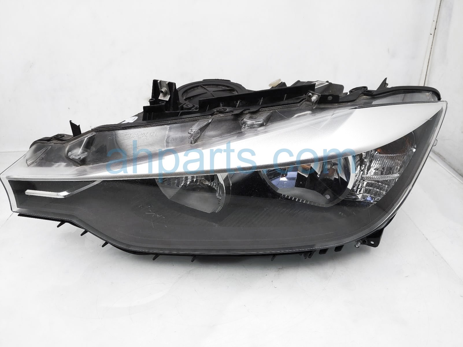 $199 BMW LH HEADLAMP / LIGHT / GLUED TAB $199 BMW LH HEADLAMP / LIGHT / GLUED TAB