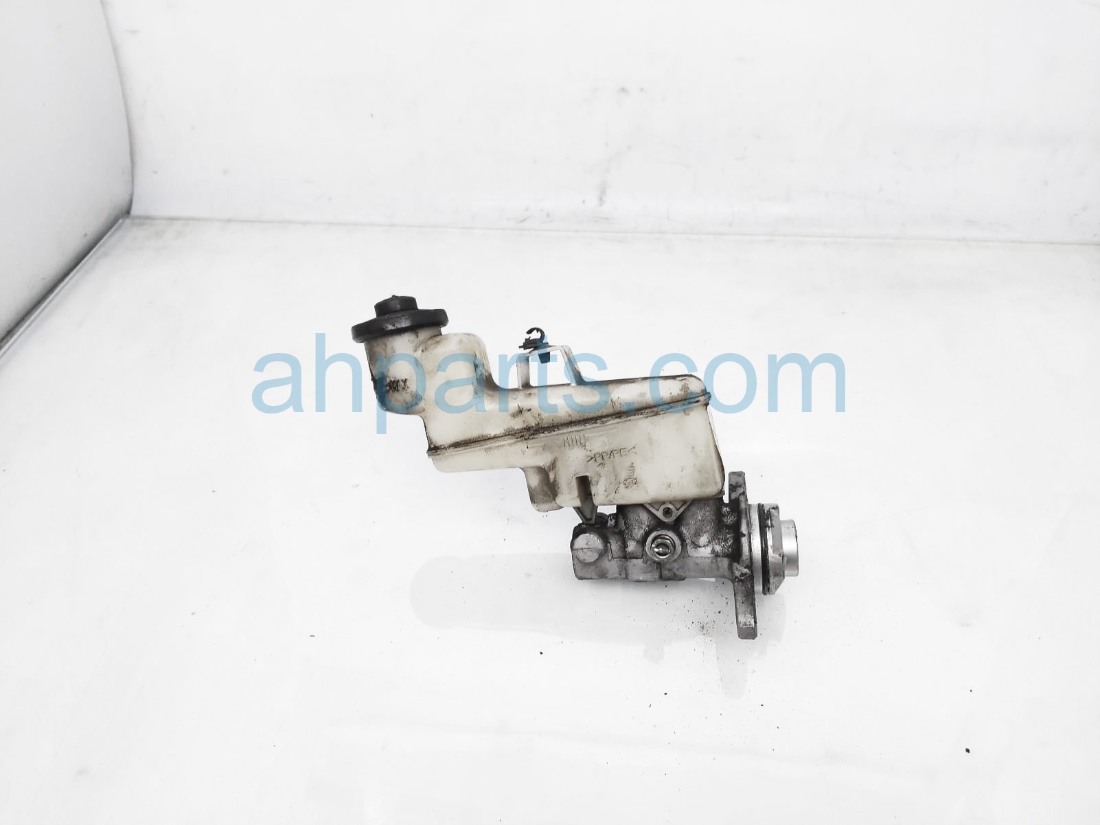 $40 Toyota BRAKE MASTER CYLINDER $40 Toyota BRAKE MASTER CYLINDER