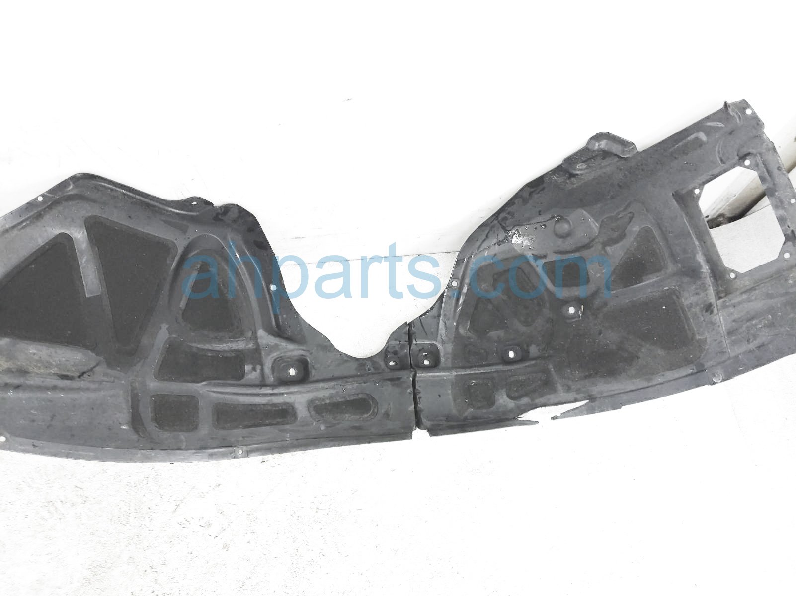 2020 Dodge Charger Front Driver Inner Fender Liner 68205937AH