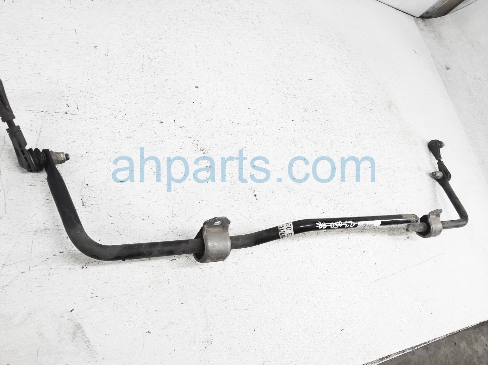 $65 Ford REAR STABILIZER / SWAY BAR - SE $65 Ford REAR STABILIZER / SWAY BAR - SE
