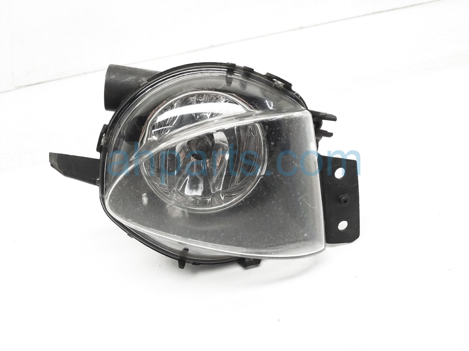$25 BMW RH FOG LAMP / LIGHT - NOTES $25 BMW RH FOG LAMP / LIGHT - NOTES