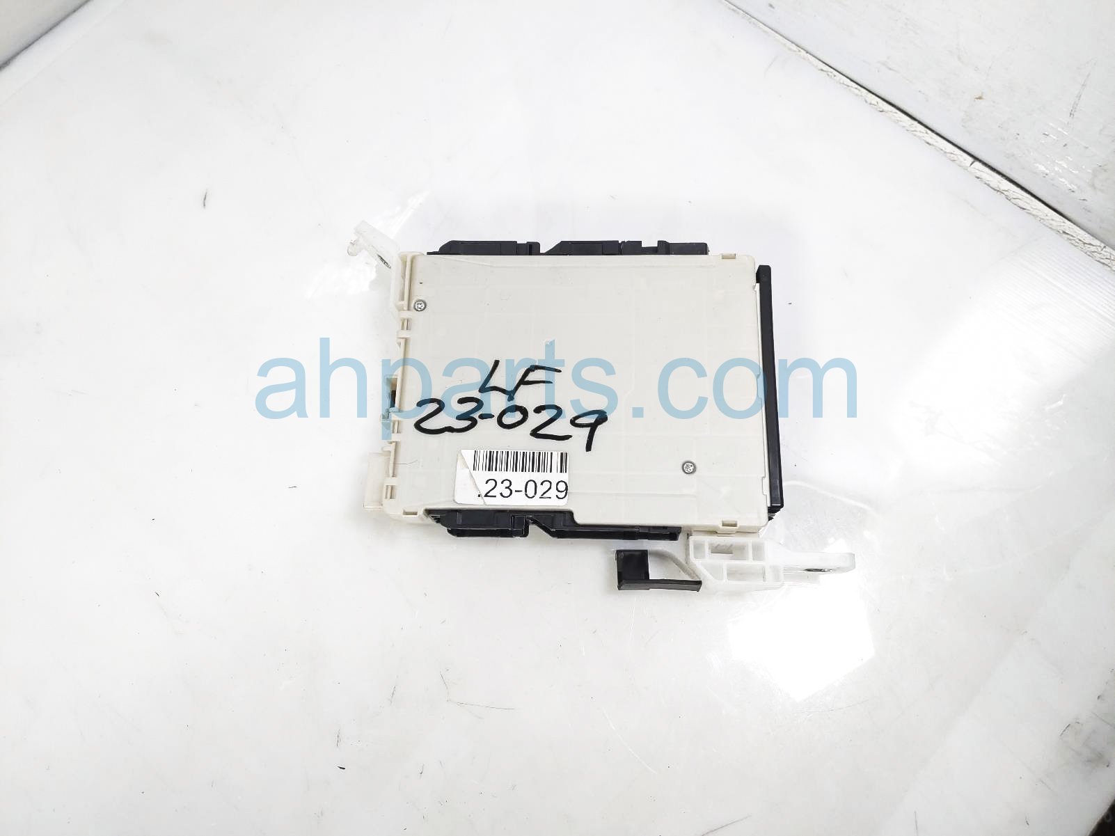$119 Toyota MULTIPLEX NETWORK JUNCTION BOX $119 Toyota MULTIPLEX NETWORK JUNCTION BOX
