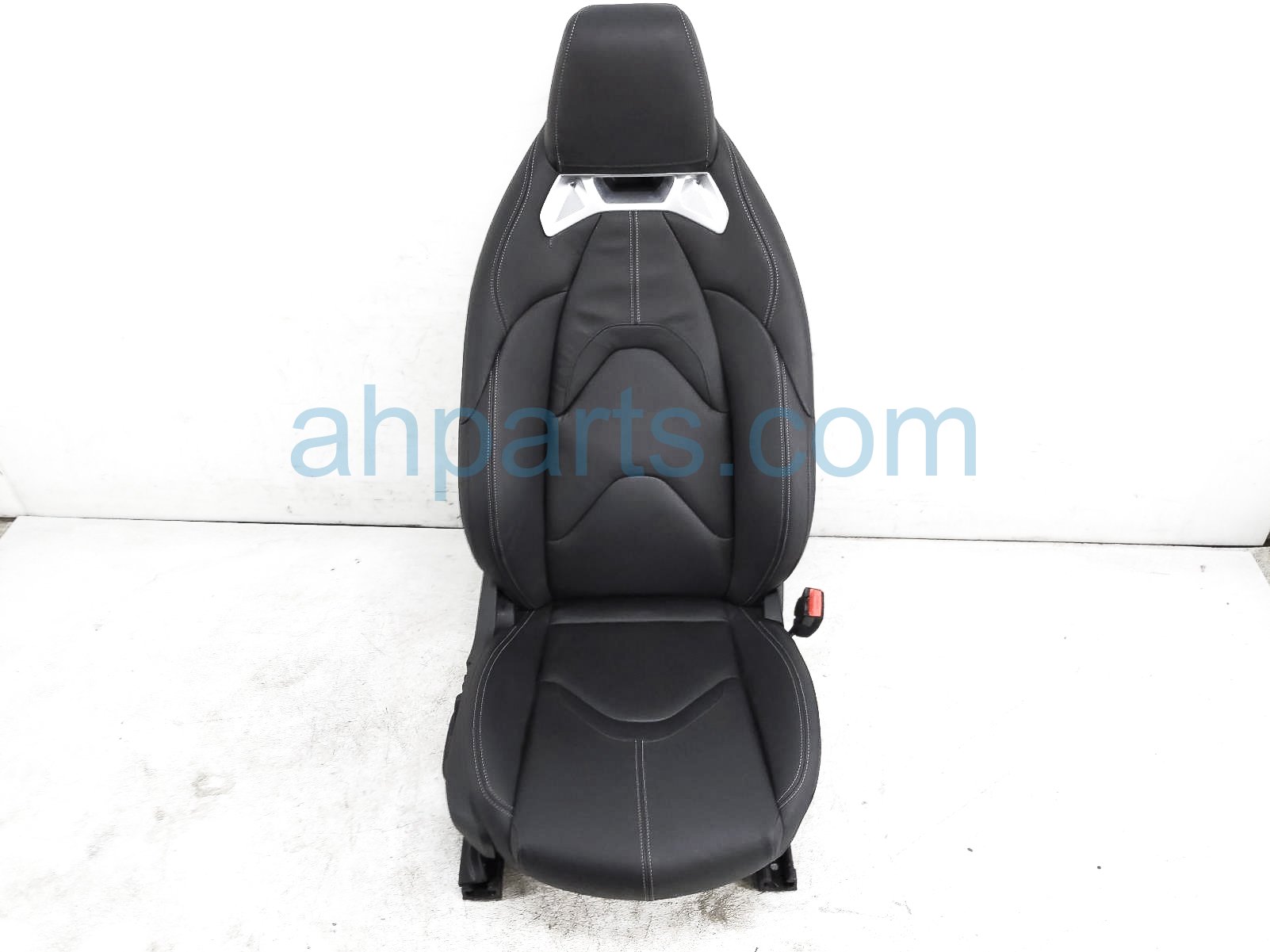 $690 Toyota FR/RH SEAT - BLACK - W/ AIRBAG -LTHR $690 Toyota FR/RH SEAT - BLACK - W/ AIRBAG -LTHR