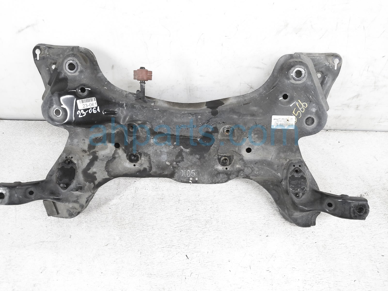 $200 Hyundai FRONT SUB FRAME / CRADLE $200 Hyundai FRONT SUB FRAME / CRADLE