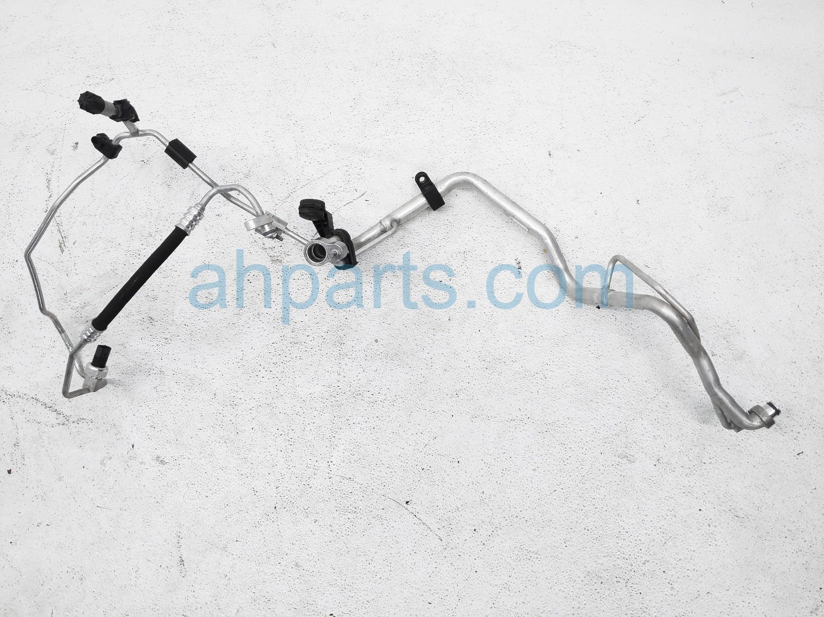 $30 Mercedes A/C TUBE ASSEMBLY $30 Mercedes A/C TUBE ASSEMBLY