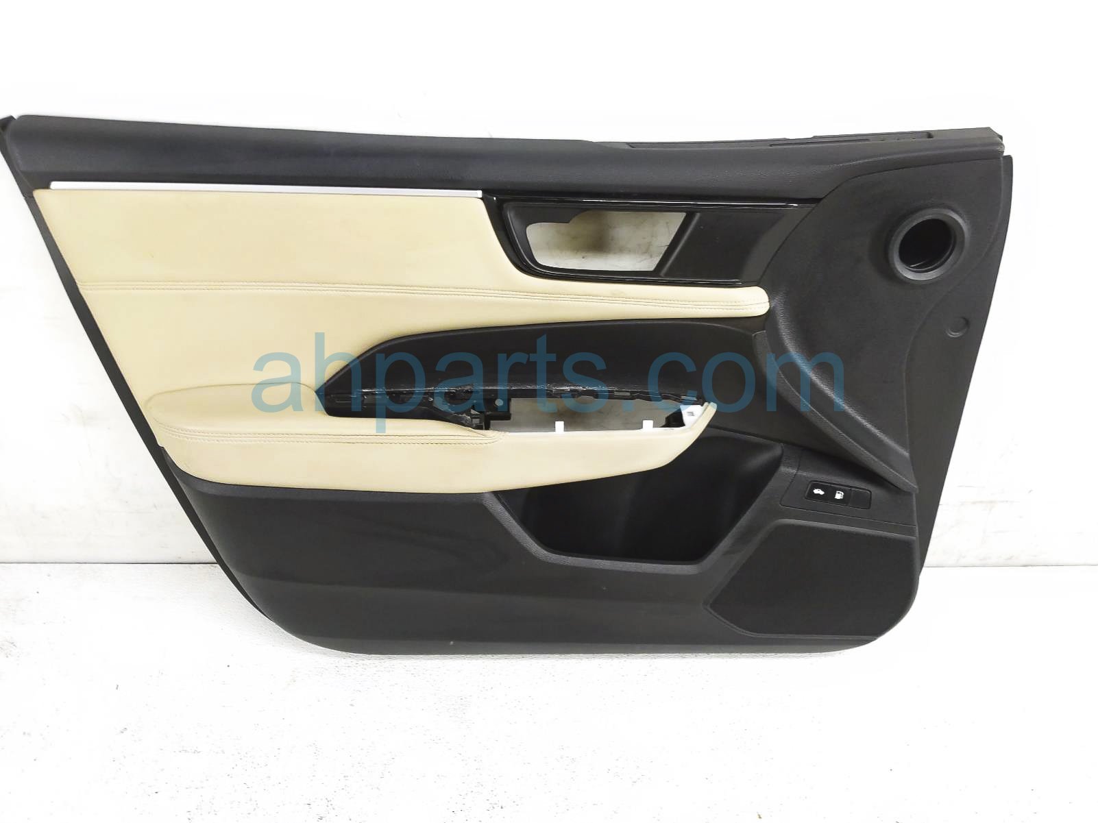$115 Honda FR/LH INTERIOR DOOR PANEL - TAN* $115 Honda FR/LH INTERIOR DOOR PANEL - TAN*