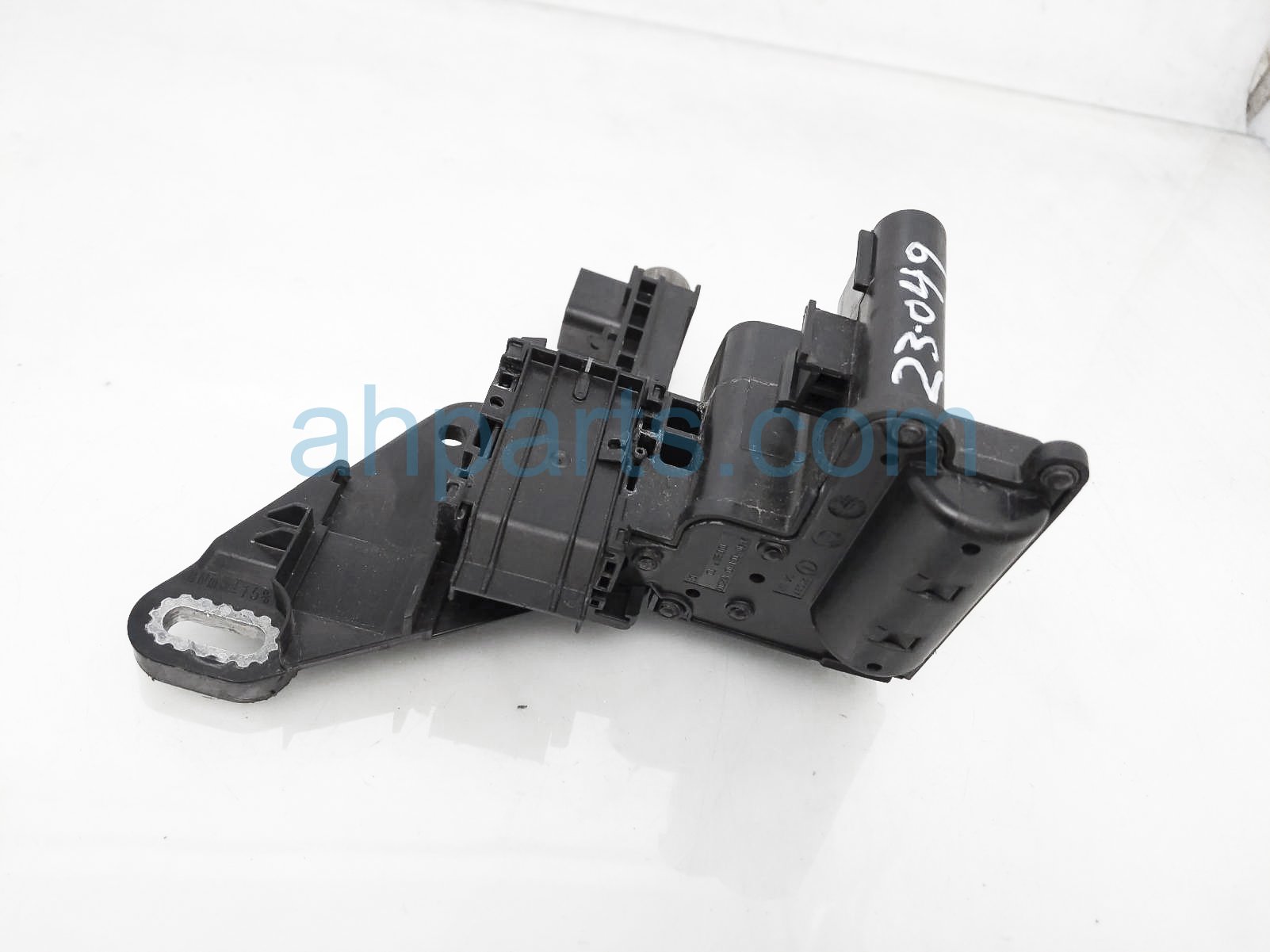 $19 BMW IGNITION COIL DISTRIBUTION BOX $19 BMW IGNITION COIL DISTRIBUTION BOX