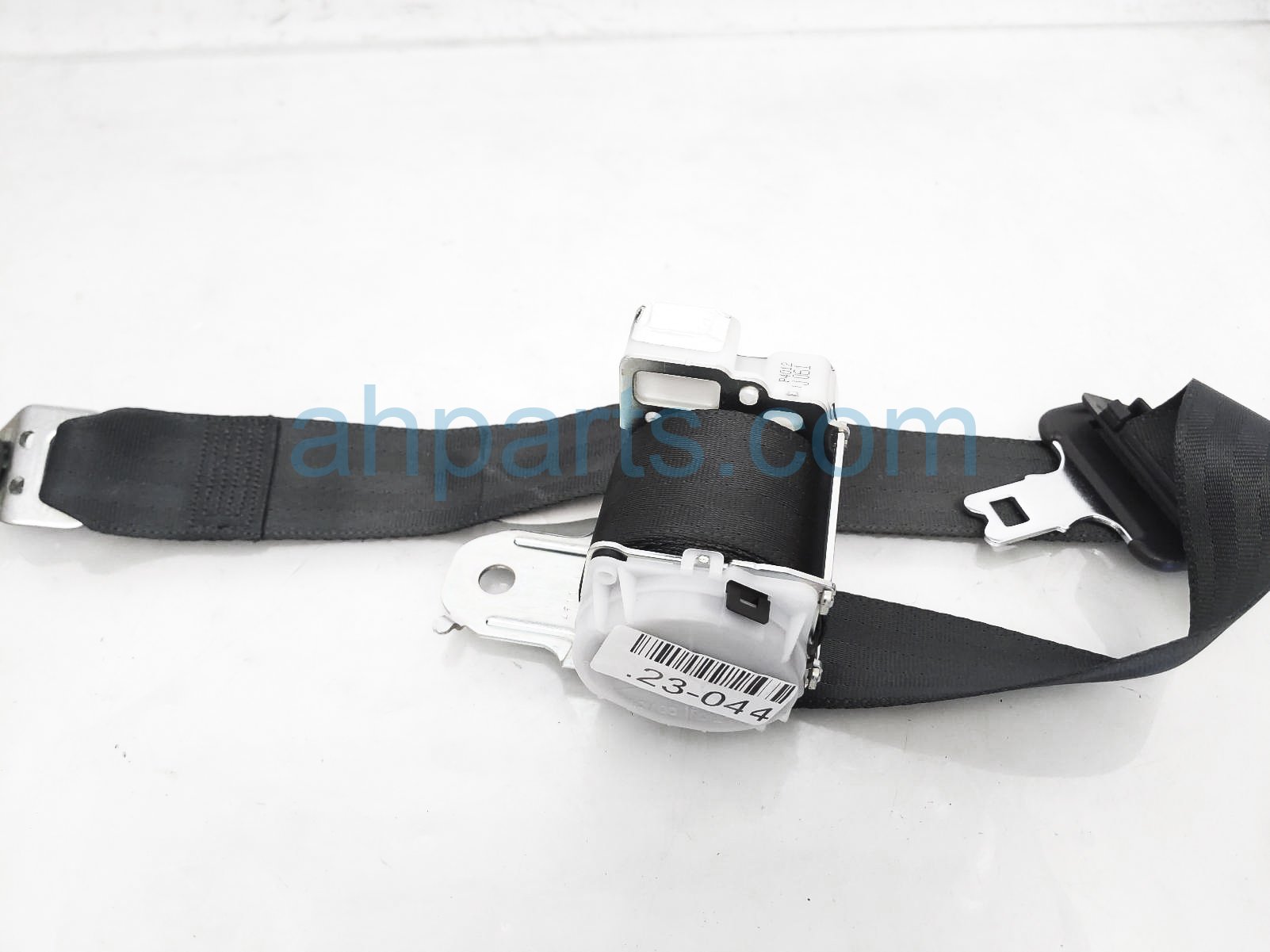 $30 Infiniti 2ND ROW MID SEAT BELT - BLACK $30 Infiniti 2ND ROW MID SEAT BELT - BLACK