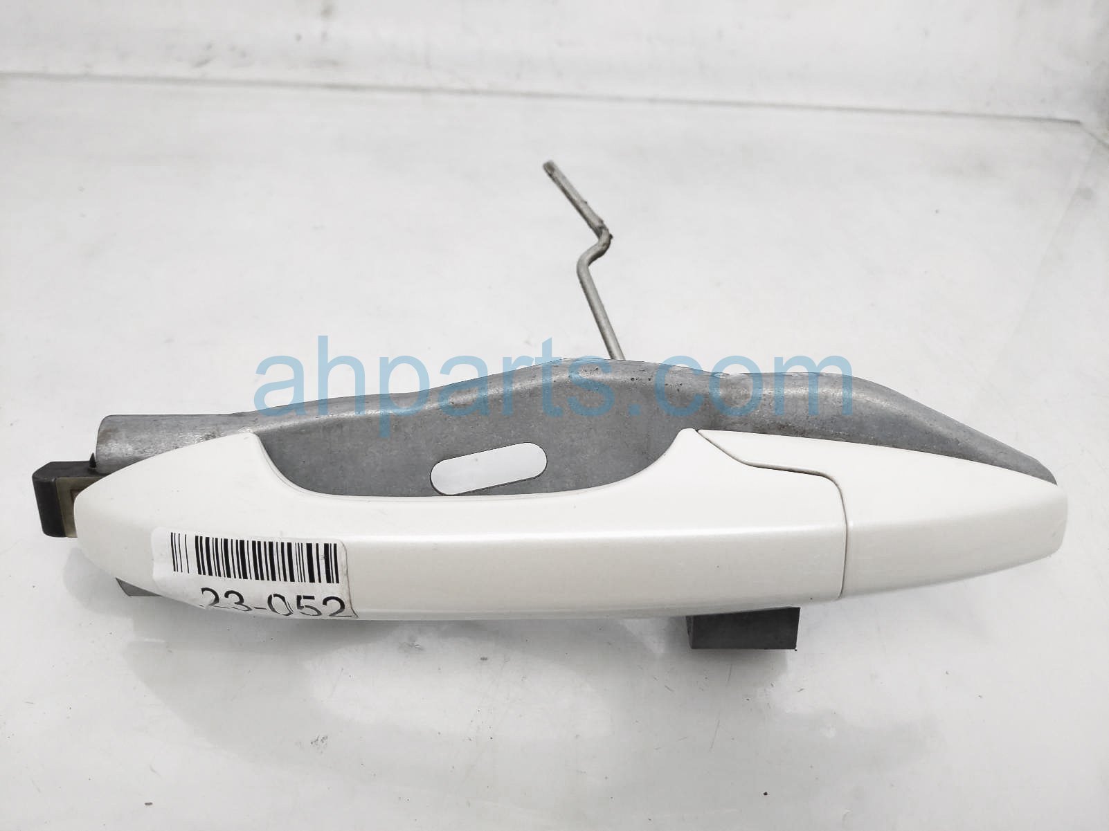 $24 Honda RR/RH EXTERIOR DOOR HANDLE - WHITE $24 Honda RR/RH EXTERIOR DOOR HANDLE - WHITE