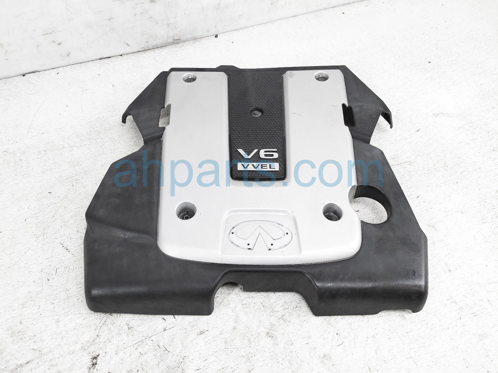 $45 Infiniti ENGINE APPEARANCE COVER $45 Infiniti ENGINE APPEARANCE COVER