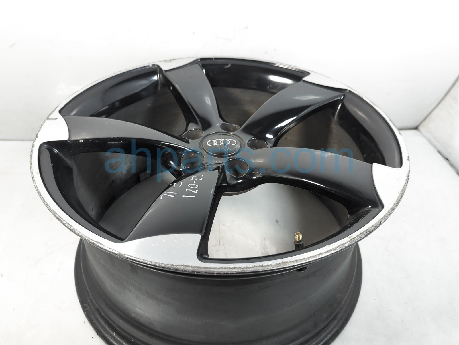 $150 Audi FR/LH WHEEL / RIM - CURB RASH $150 Audi FR/LH WHEEL / RIM - CURB RASH