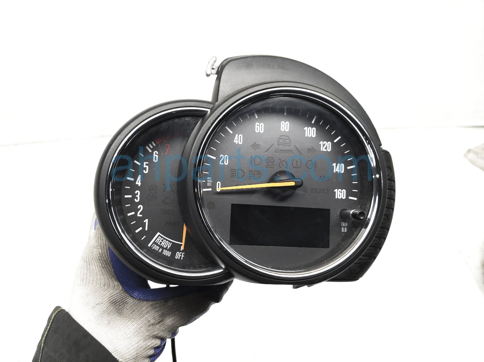$70 BMW SPEEDO CLUSTER = 40K MILES $70 BMW SPEEDO CLUSTER = 40K MILES