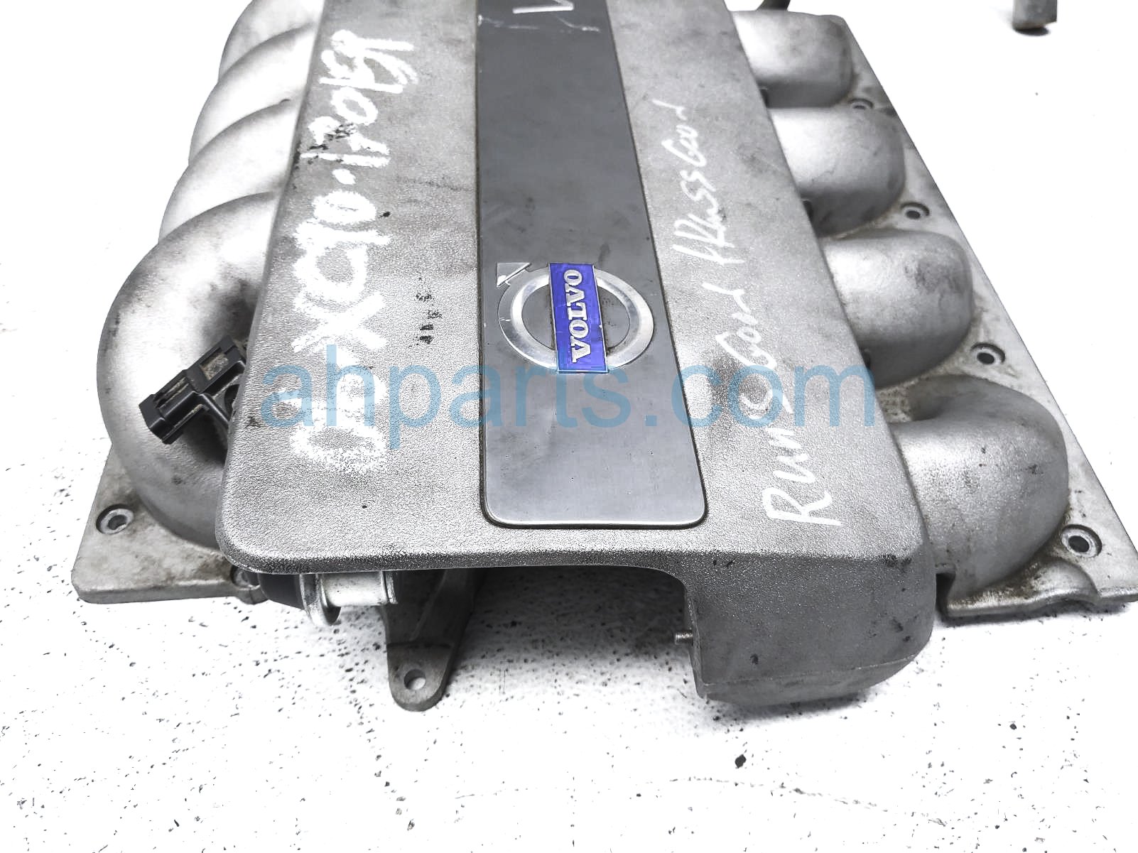 Sold 2006 Volvo Xc90 Upper Intake Manifold 30720334