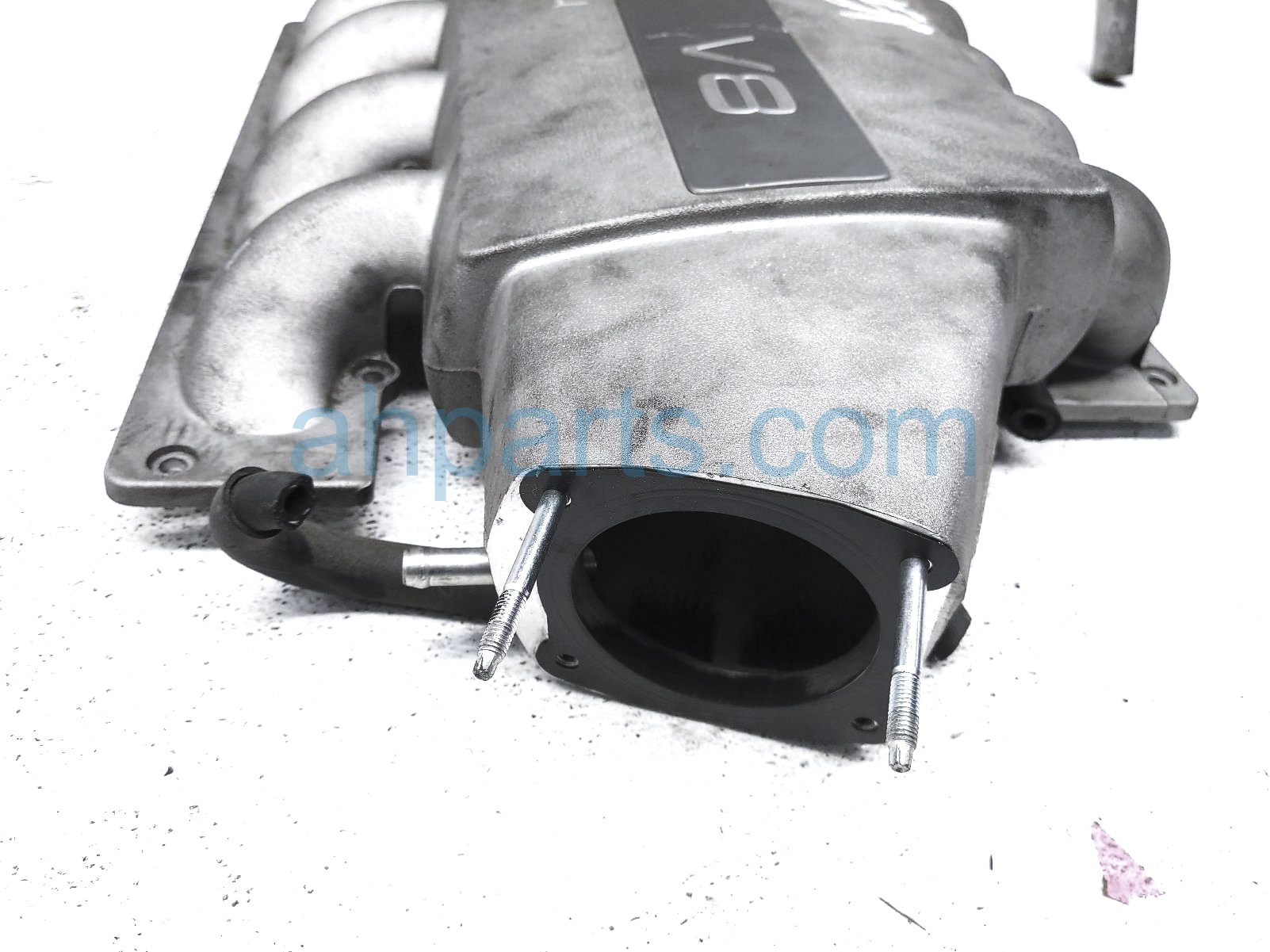 Sold 2006 Volvo Xc90 Upper Intake Manifold 30720334
