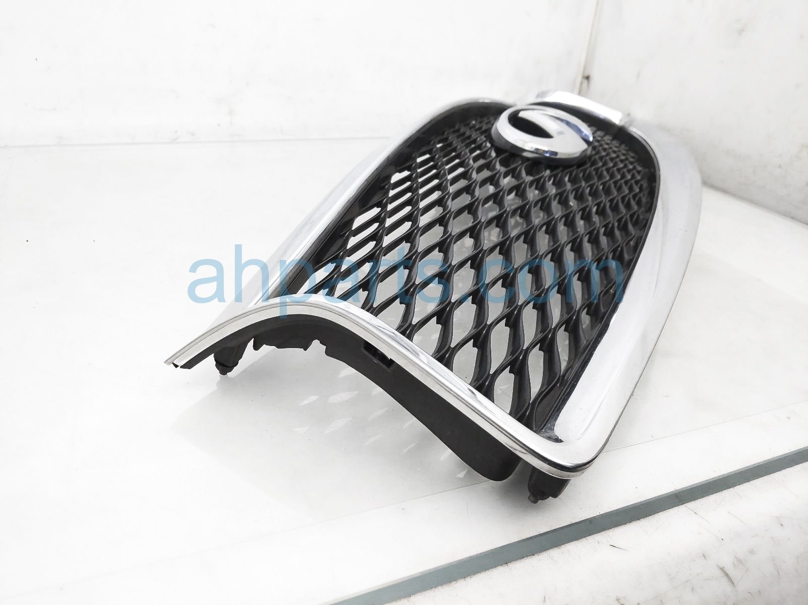 Sold 2017 Infiniti Q50 Front Upper Grille Chrome 62310 4HB0B Replacement Sold 2017 Infiniti Q50 Front Upper Grille Chrome 62310 4HB0B Replacement thumbnail