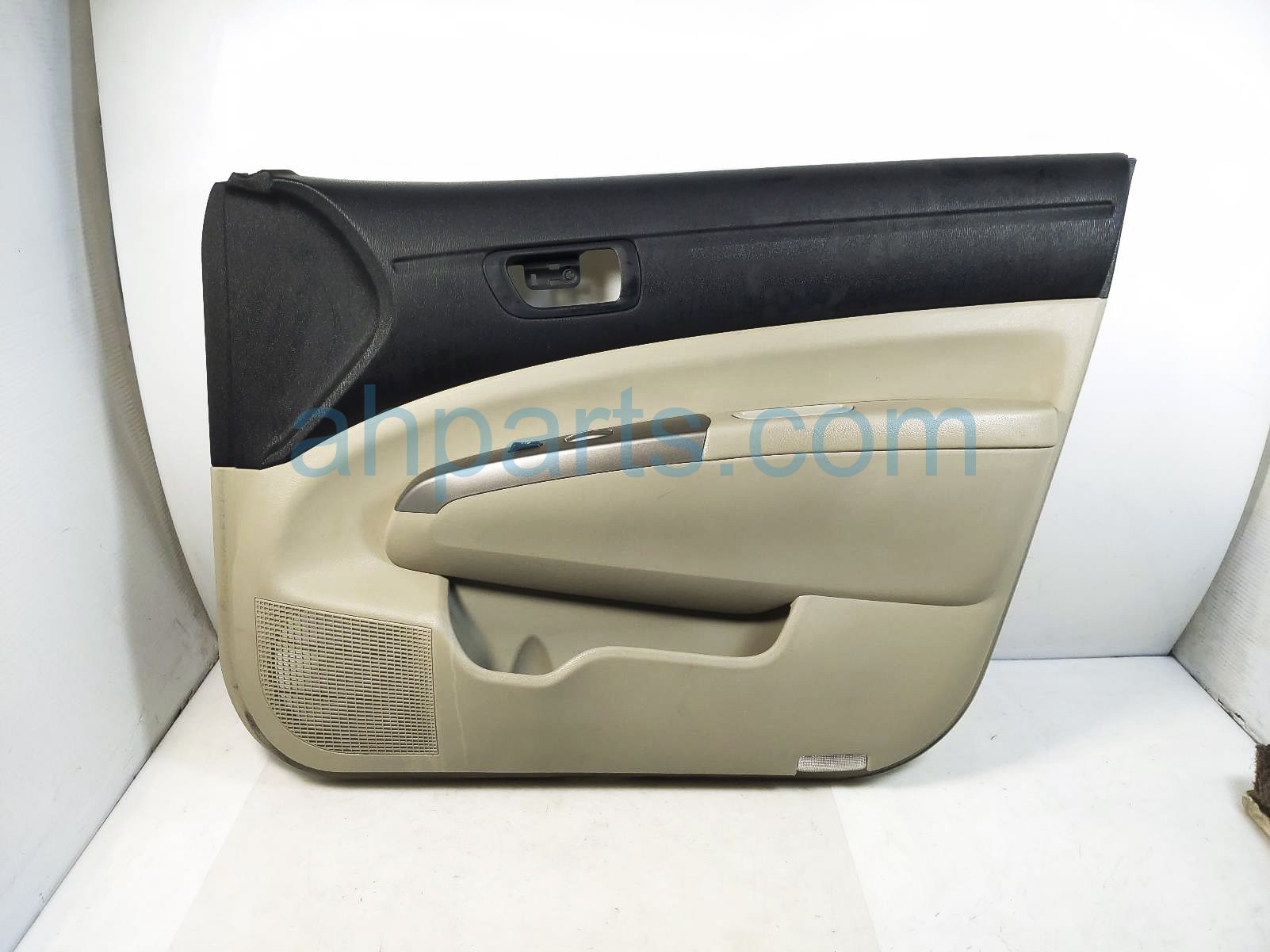 $65 Toyota FR/RH INTERIOR DOOR PANEL - GREIGE $65 Toyota FR/RH INTERIOR DOOR PANEL - GREIGE