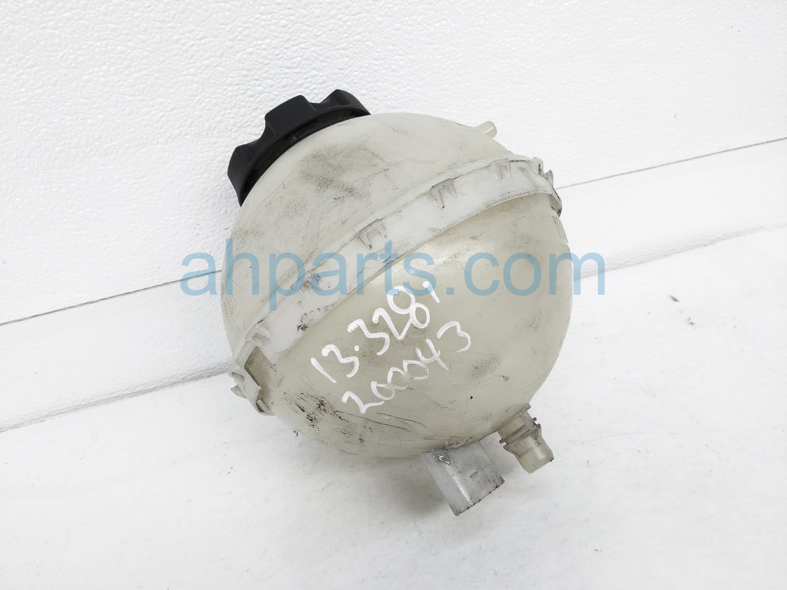 $30 BMW COOLANT OVERFLOW RESERVOIR TANK $30 BMW COOLANT OVERFLOW RESERVOIR TANK