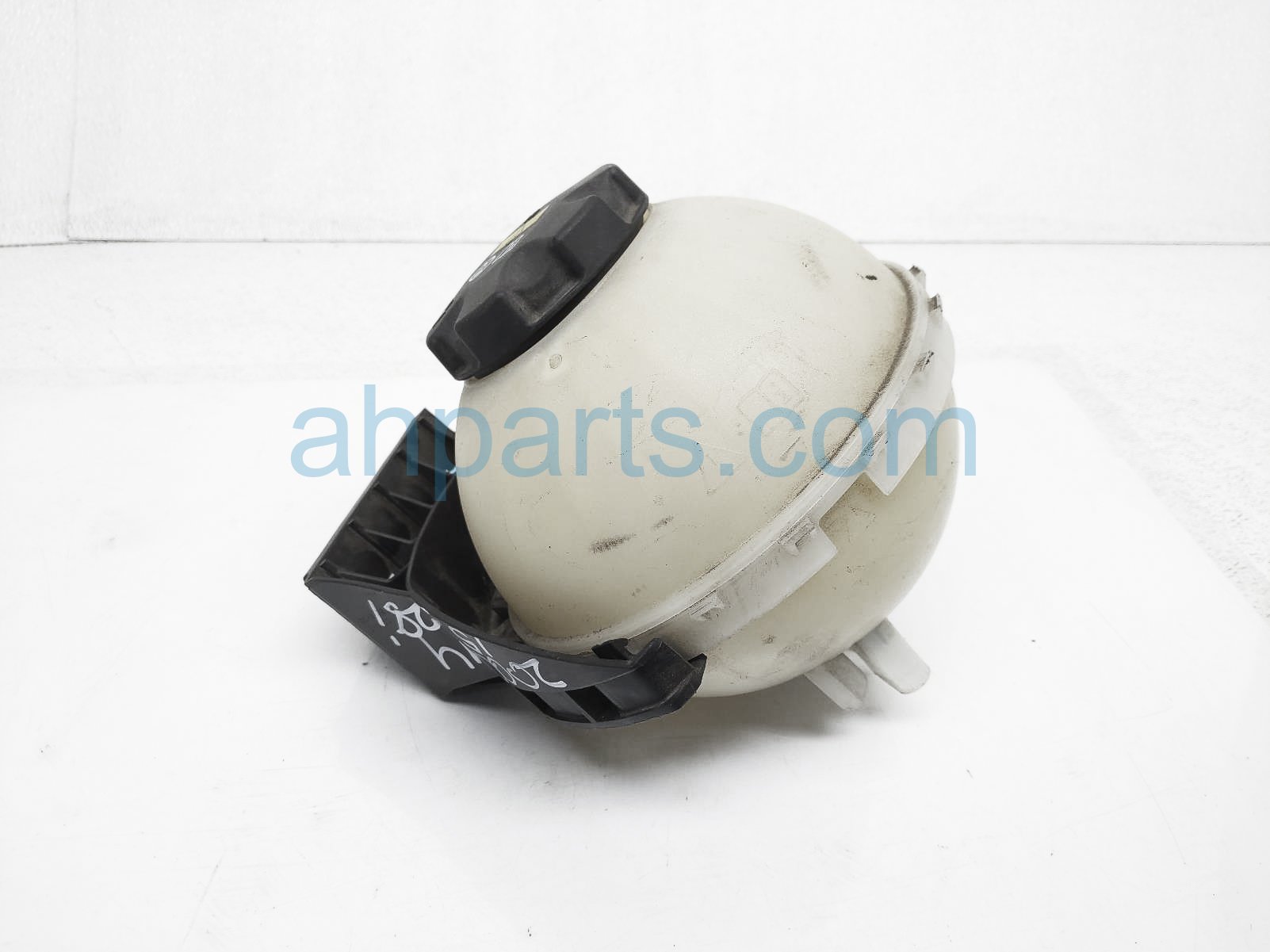 $30 BMW COOLANT OVERFLOW RESERVOIR TANK $30 BMW COOLANT OVERFLOW RESERVOIR TANK