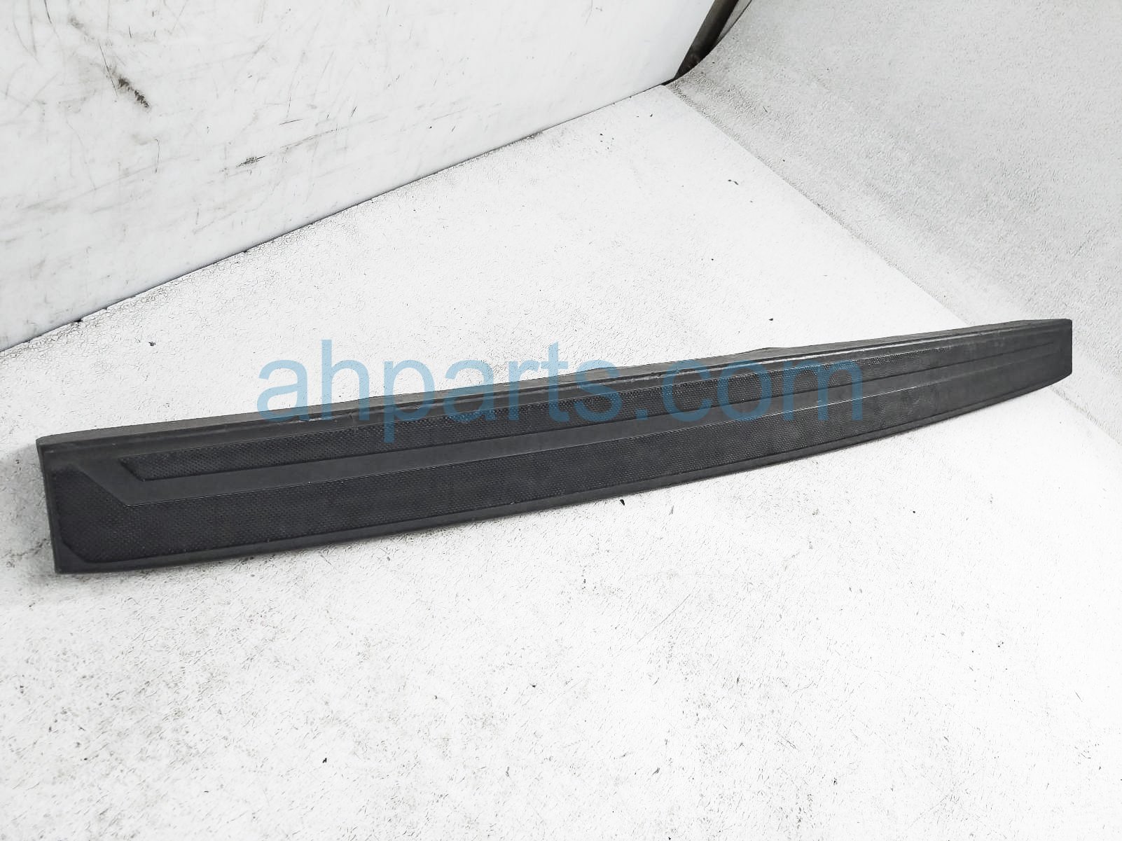 $60 Toyota TAIL GATE UPPER TRIM MOLDING $60 Toyota TAIL GATE UPPER TRIM MOLDING