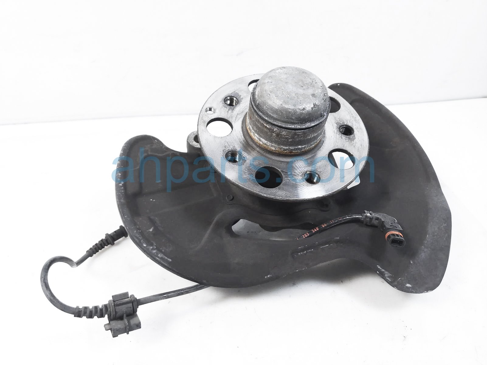 $115 Mercedes FR/LH SPINDLE KNUCKLE HUB $115 Mercedes FR/LH SPINDLE KNUCKLE HUB