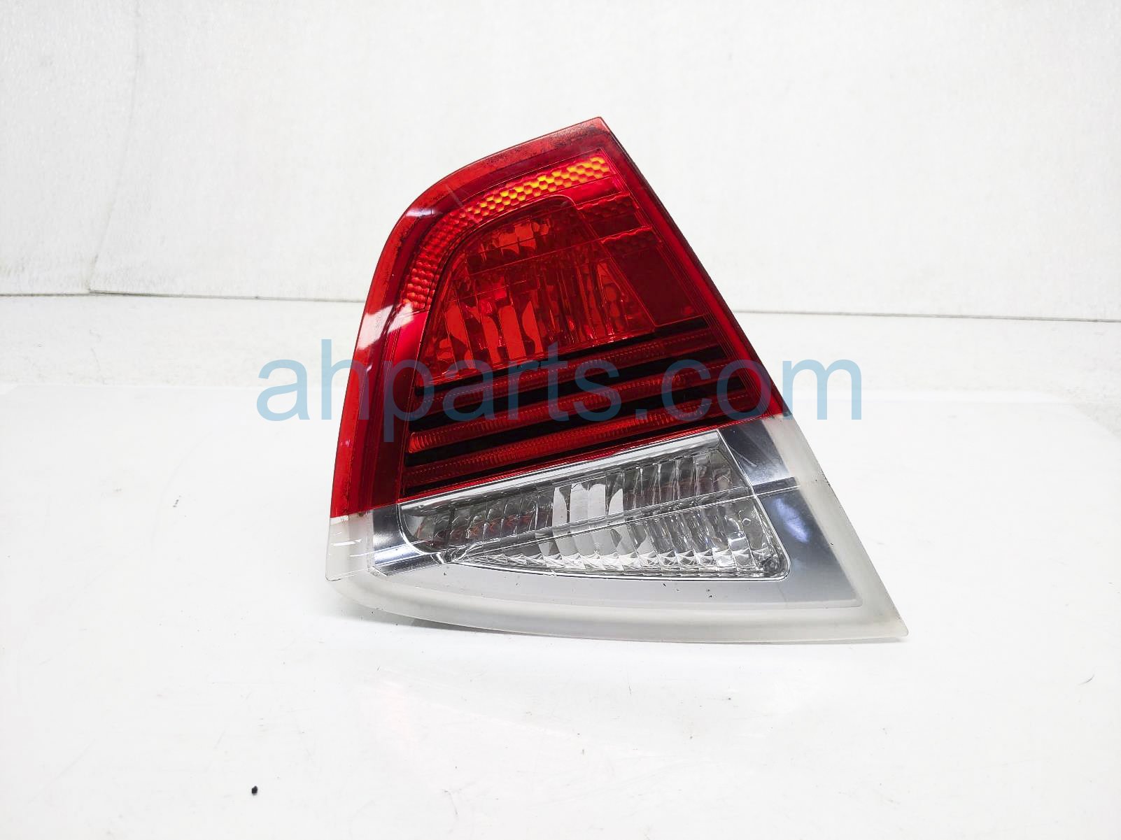 $35 BMW RR/LH BACK UP LAMP (ON TRUNK)
