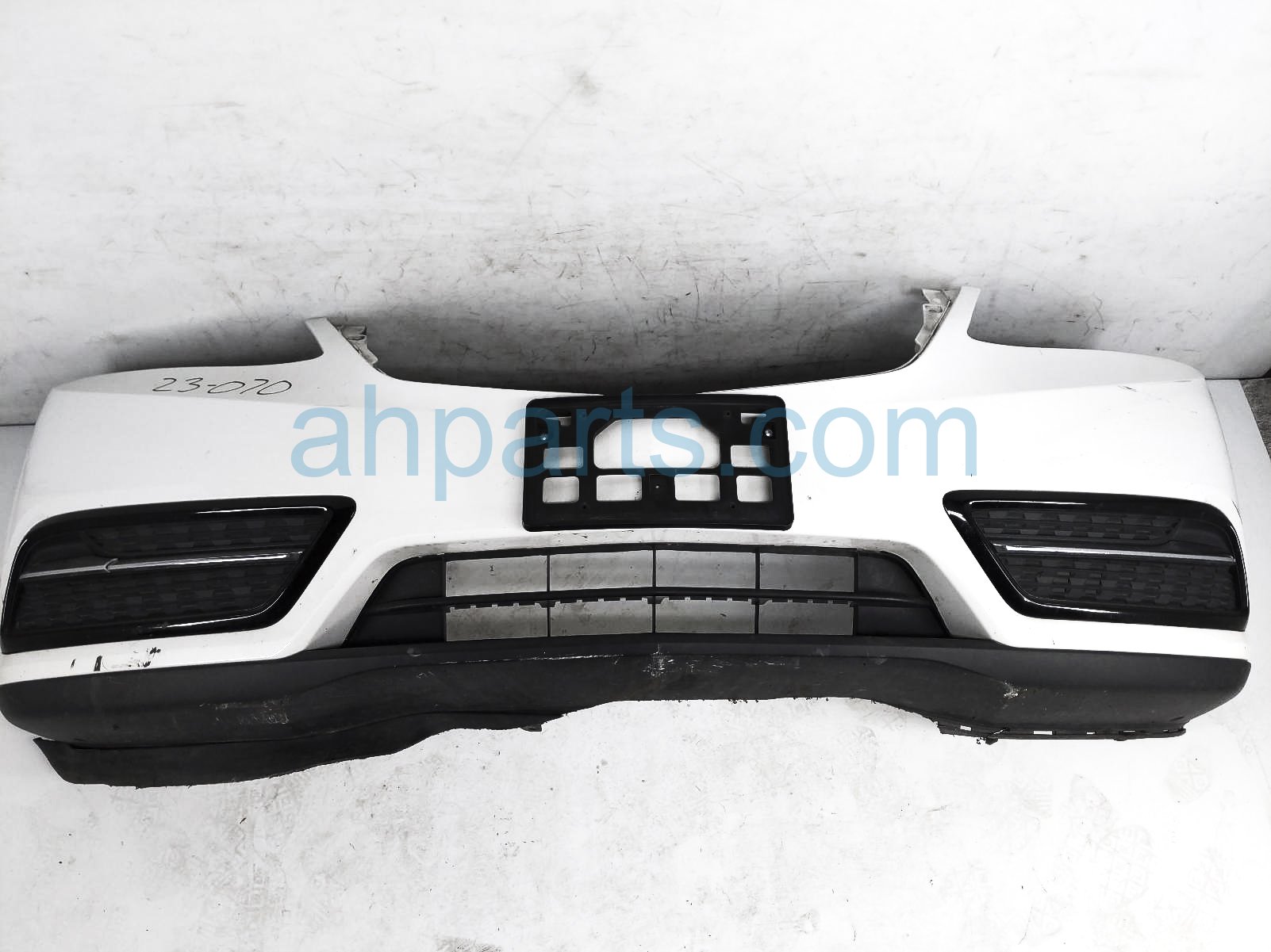 $450 Acura FRONT BUMPER COVER - WHITE - NOTES