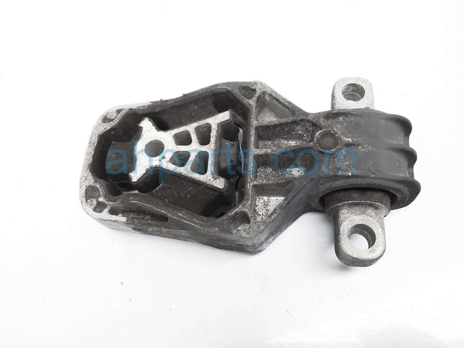 $25 Mercedes LOWER PENDULAR SUPPORT MOUNT $25 Mercedes LOWER PENDULAR SUPPORT MOUNT