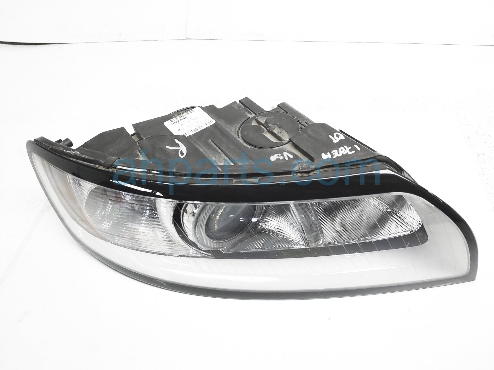 $130 Volvo RH HEAD LAMP / LIGHT $130 Volvo RH HEAD LAMP / LIGHT