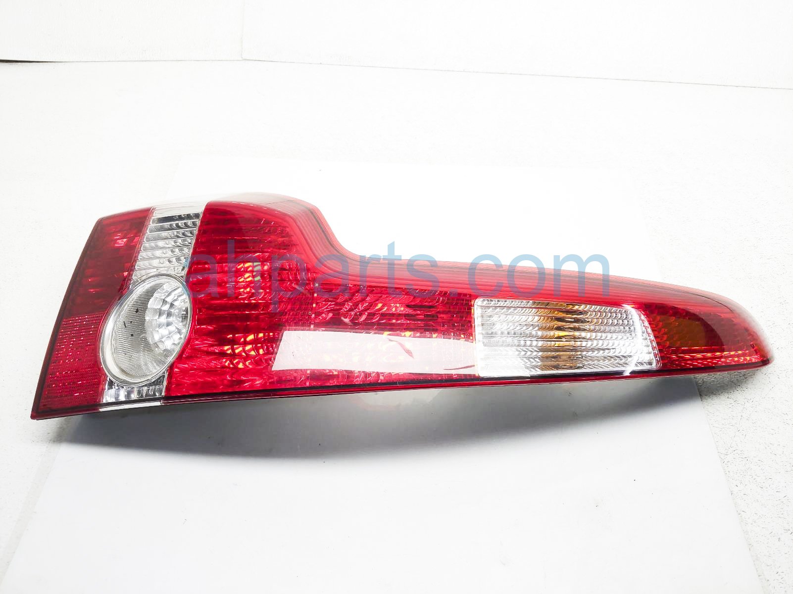 $75 Volvo LH TAIL LAMP / LIGHT - NOTES