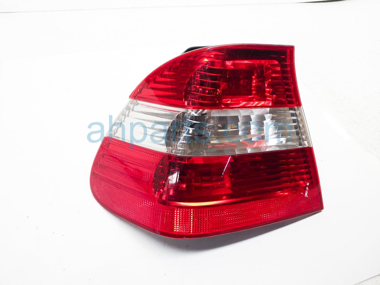 $35 BMW LH TAIL LAMP / LIGHT (ON BODY) $35 BMW LH TAIL LAMP / LIGHT (ON BODY)