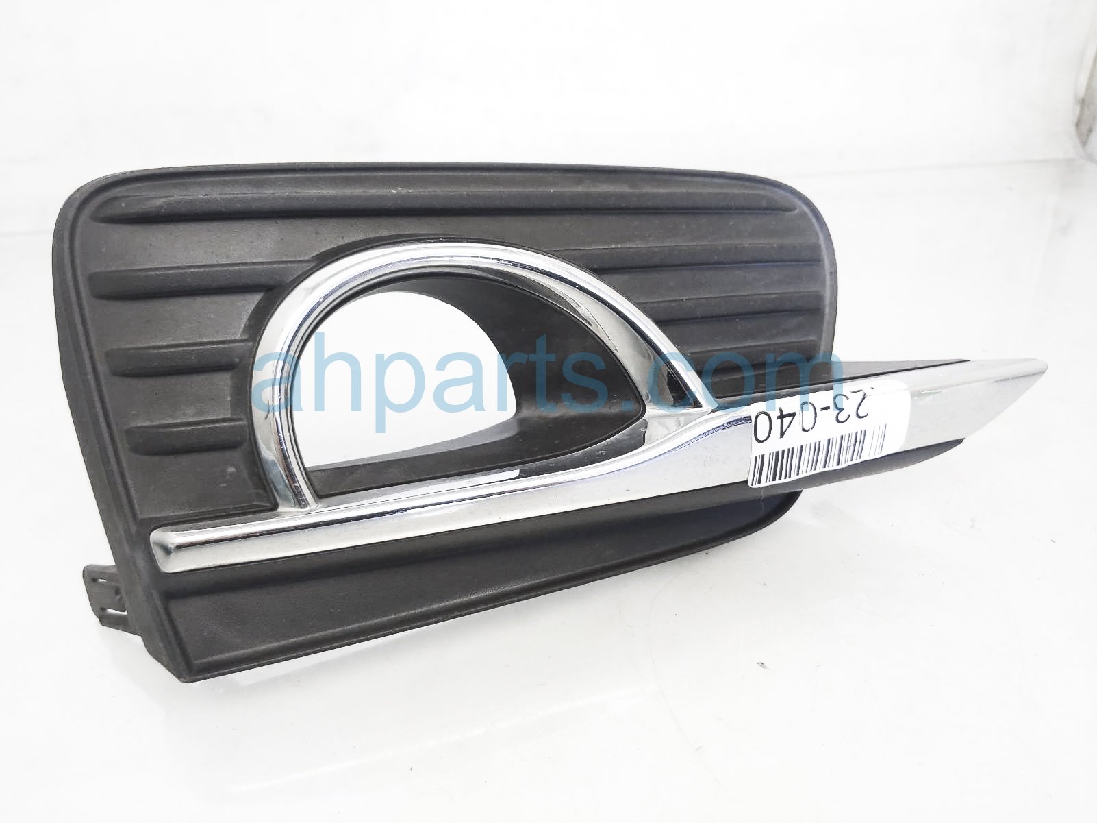 $25 Infiniti LH FOG LIGHT TRIM BEZEL GARNISH $25 Infiniti LH FOG LIGHT TRIM BEZEL GARNISH