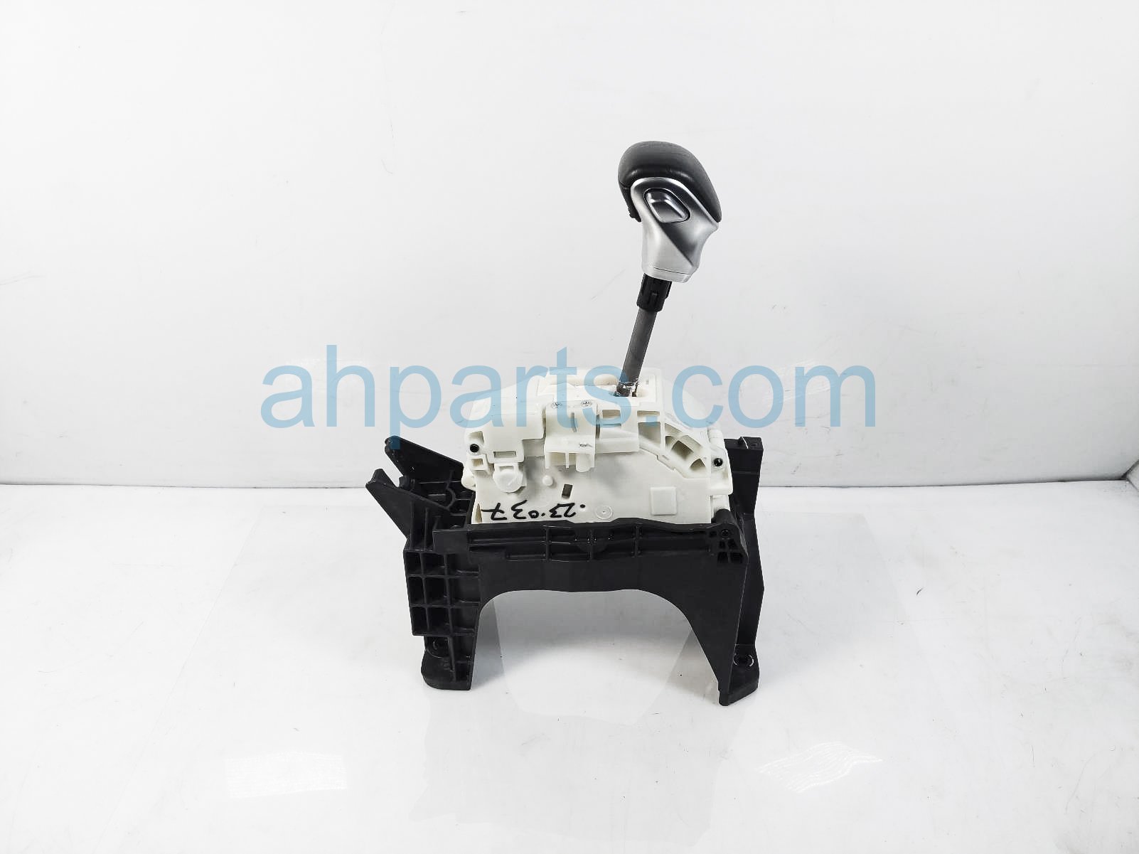 $99 Kia SHIFTER GEAR SELECTOR ASSY** $99 Kia SHIFTER GEAR SELECTOR ASSY**