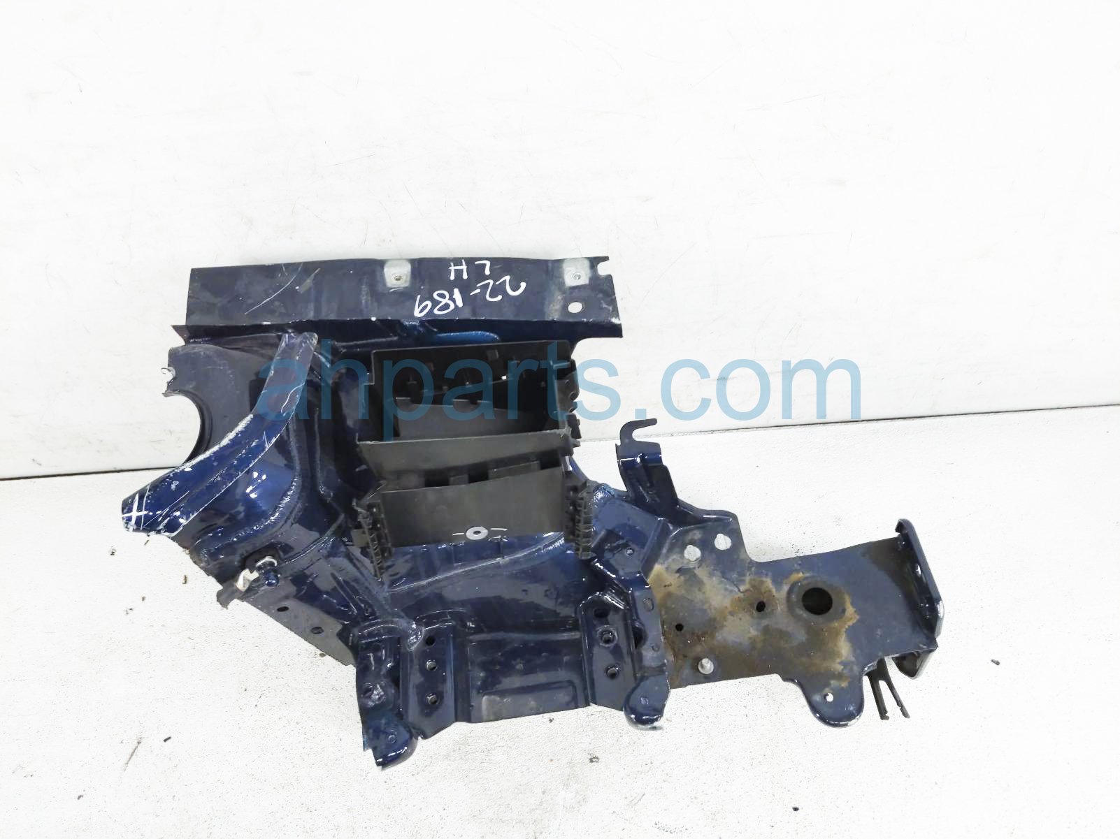 $200 Volkswagen LH APRON CUT - BLACK $200 Volkswagen LH APRON CUT - BLACK