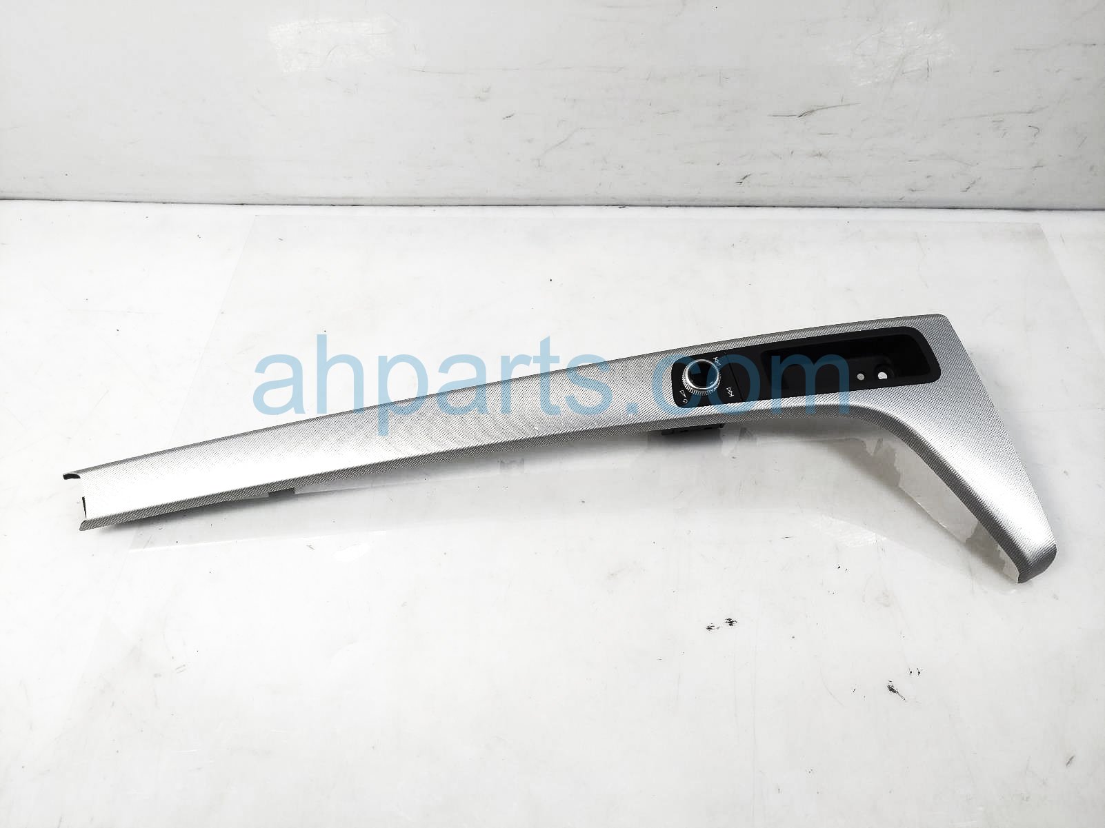 $75 Audi CENTER CONSOLE TRIM W/ RADIO SWITCH $75 Audi CENTER CONSOLE TRIM W/ RADIO SWITCH