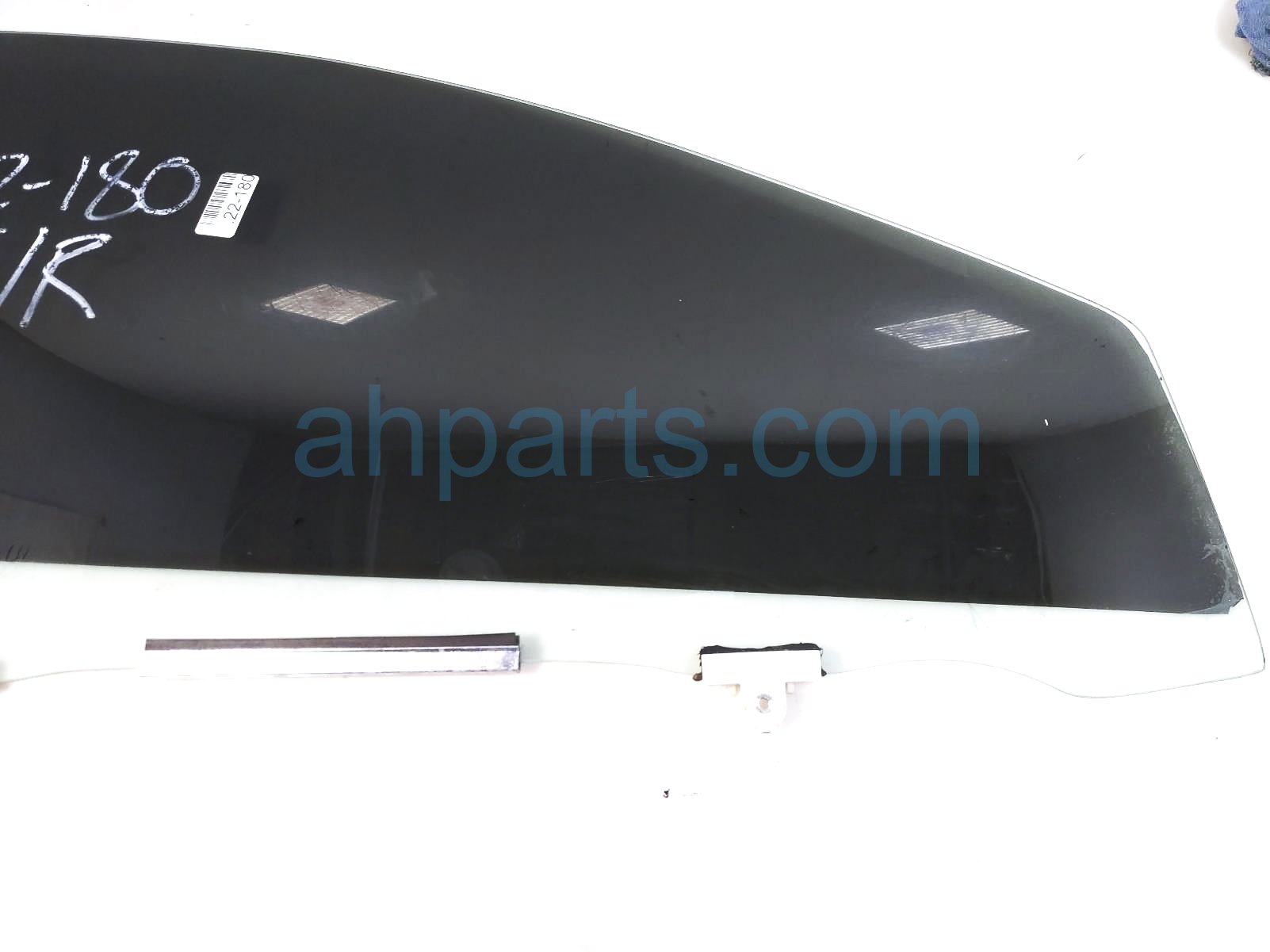 thumbnail image 2 of NAGD Passenger Front Door Window Glass For 2019-2025 Toyota Corolla Hatchback & 2020-2025 Sedan (FD27961GTY) 2 of 3