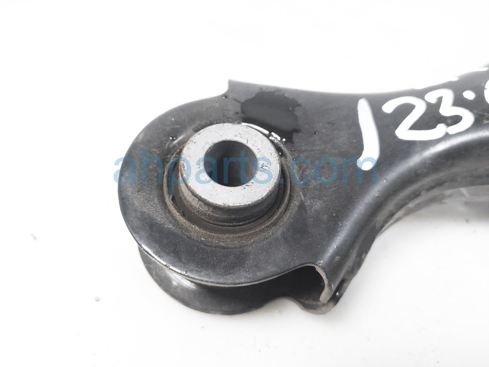 Detroit Axle Rear Right Lower Forward Control Arm For 2016-2018 Nissan Altima Maxima FWD – K643356