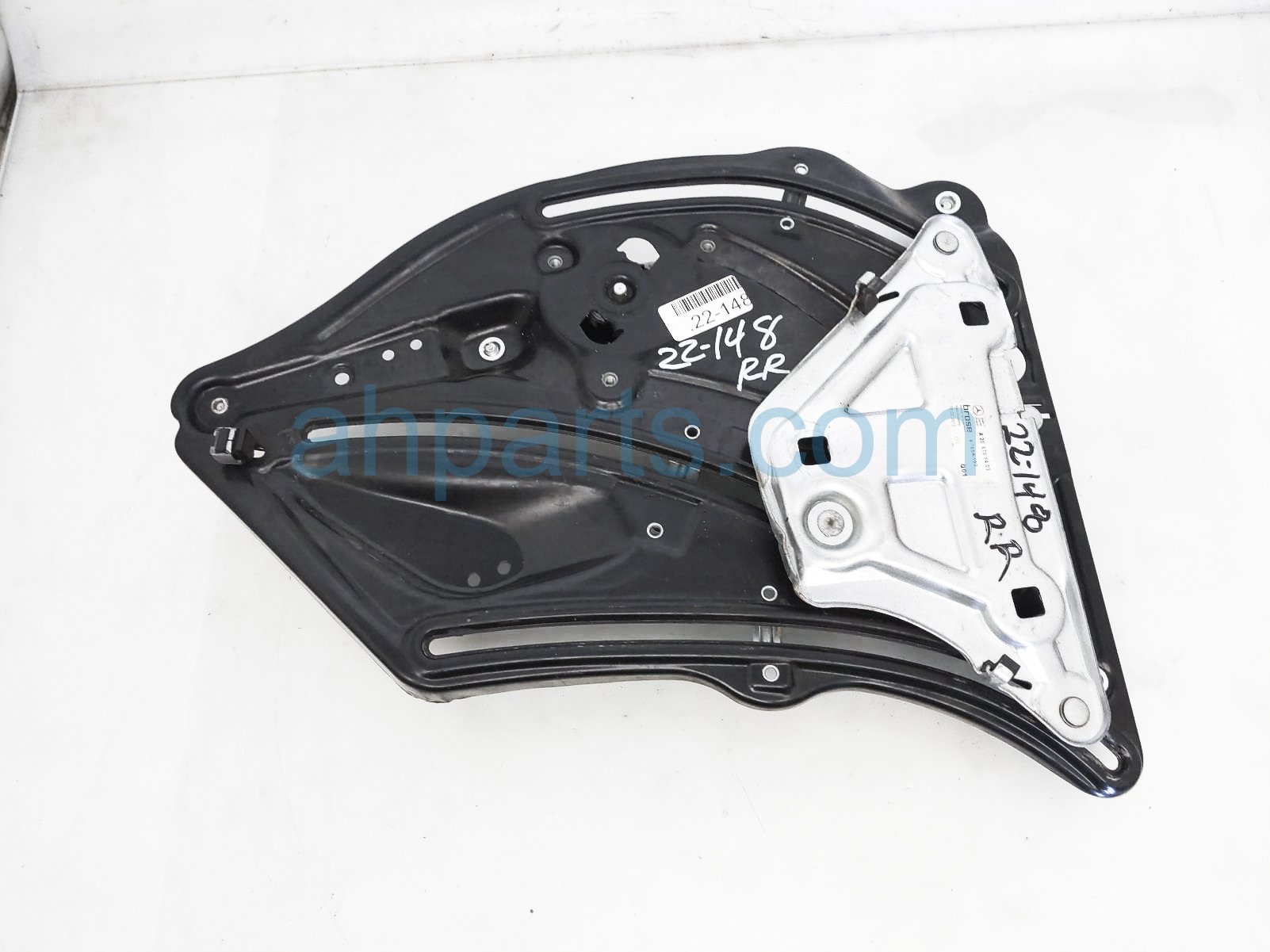 $130 Mercedes RR/RH QUARTER GLASS WINDOW REGULATOR $130 Mercedes RR/RH QUARTER GLASS WINDOW REGULATOR