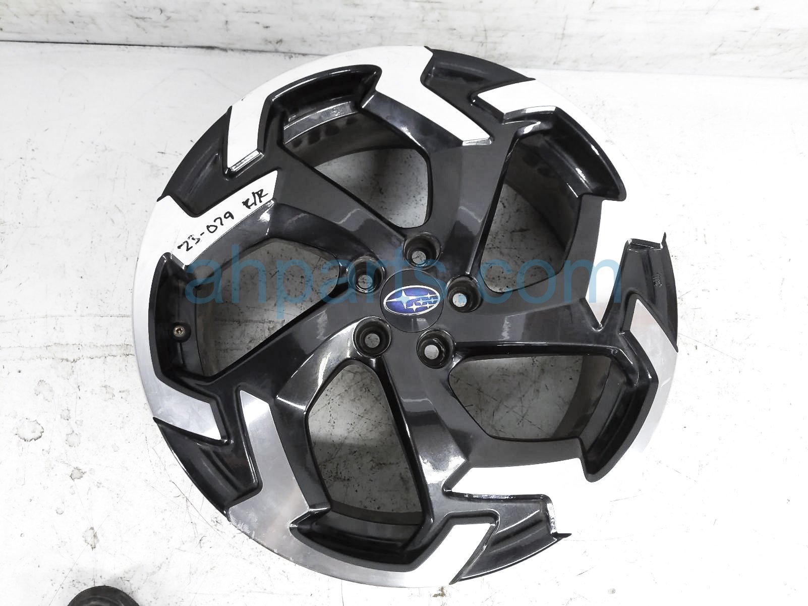 $175 Subaru RR/RH WHEEL / RIM $175 Subaru RR/RH WHEEL / RIM