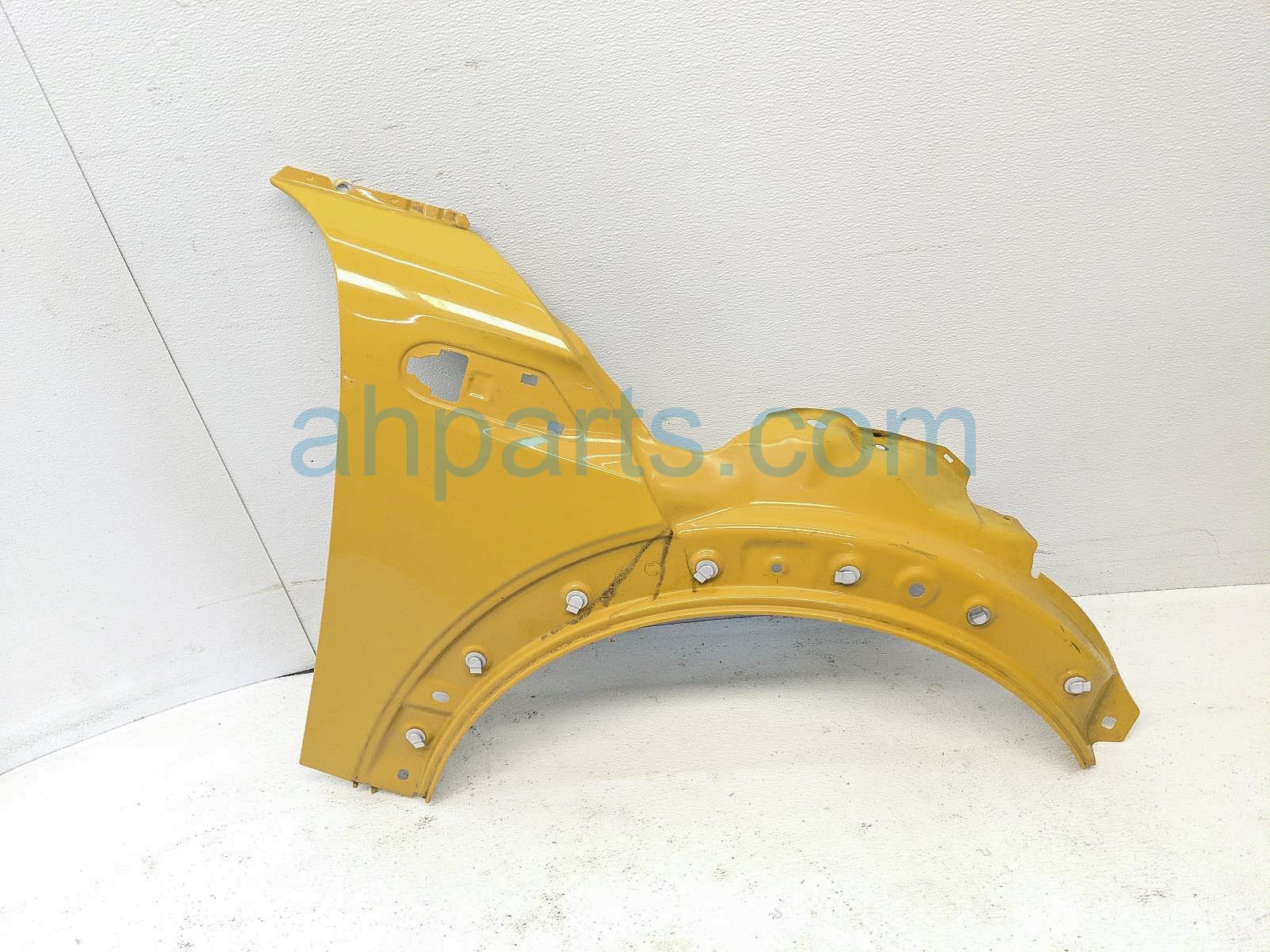 $75 BMW RH FENDER - YELLOW $75 BMW RH FENDER - YELLOW