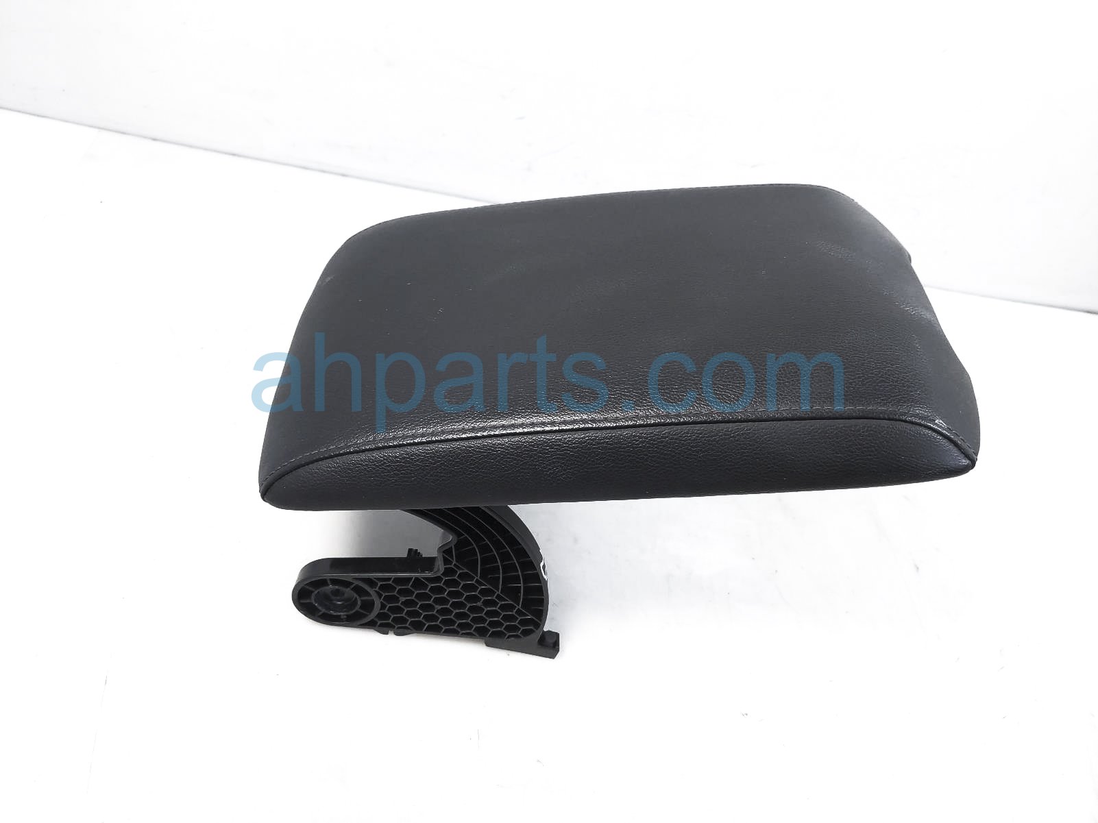 $65 Honda CENTER CONSOLE LID - BLACK $65 Honda CENTER CONSOLE LID - BLACK